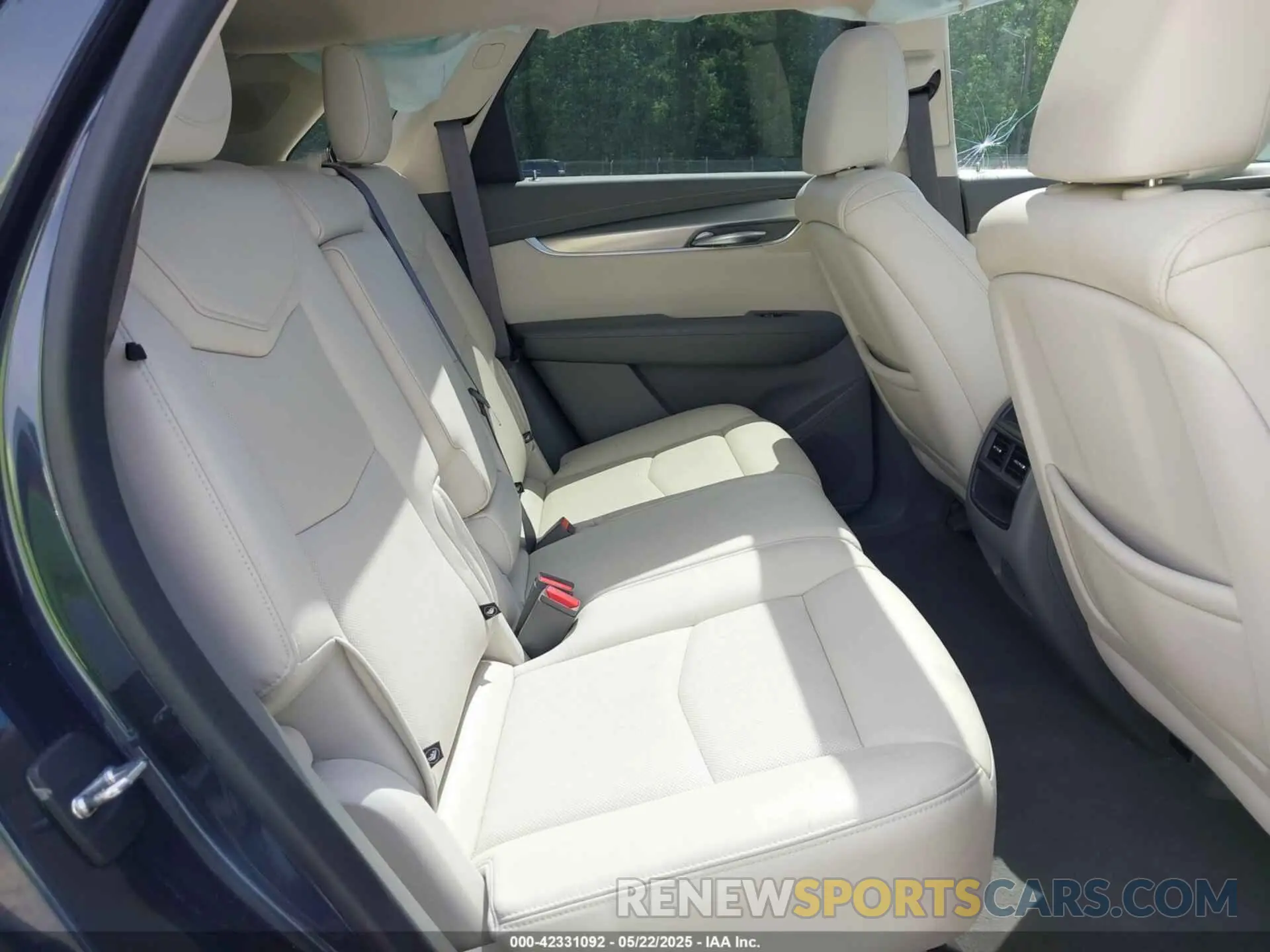 8 Photograph of a damaged car 1GYKNDRSXKZ232989 CADILLAC XT5 2019
