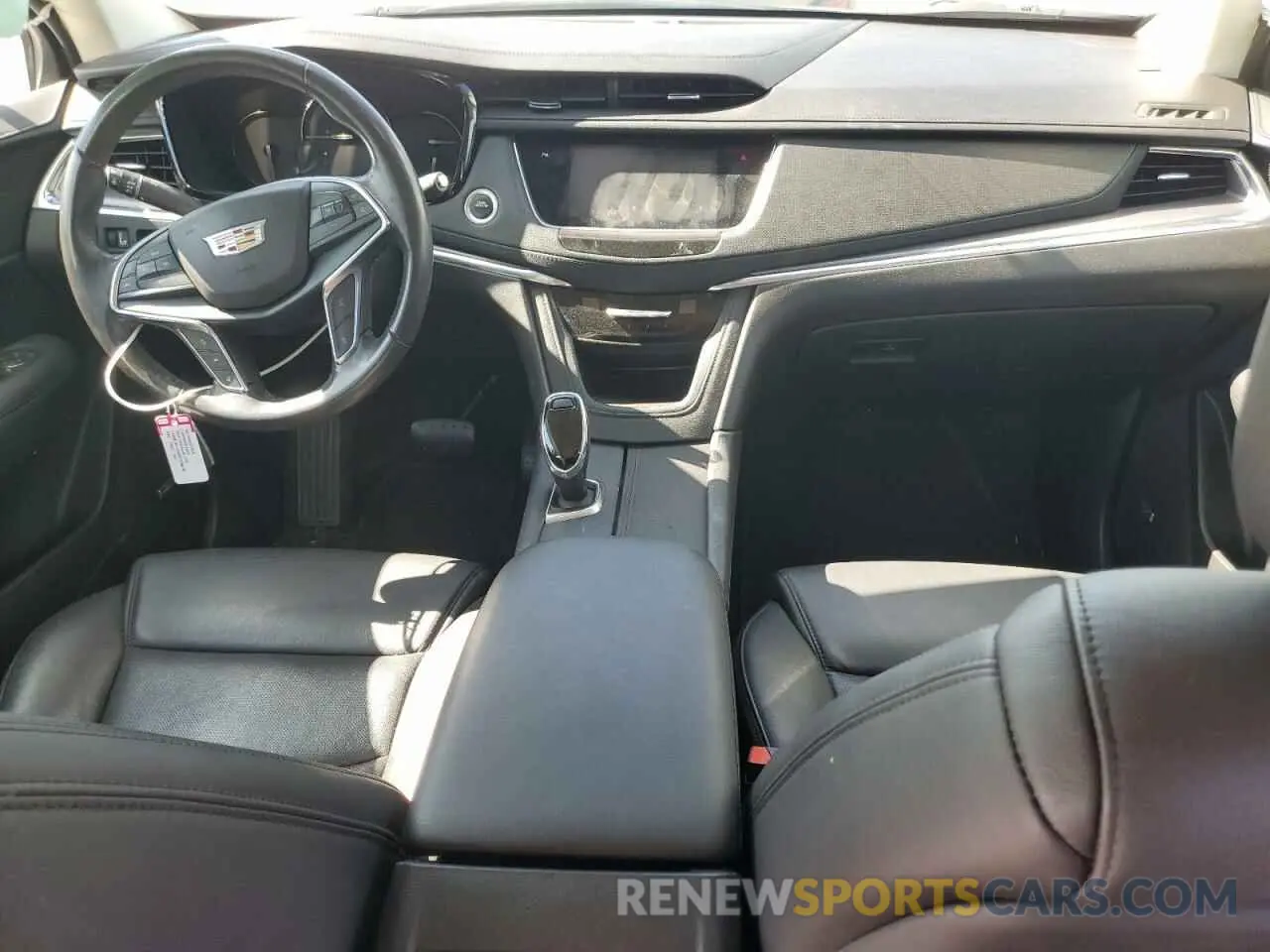 8 Photograph of a damaged car 1GYKNERS1KZ284355 CADILLAC XT5 2019