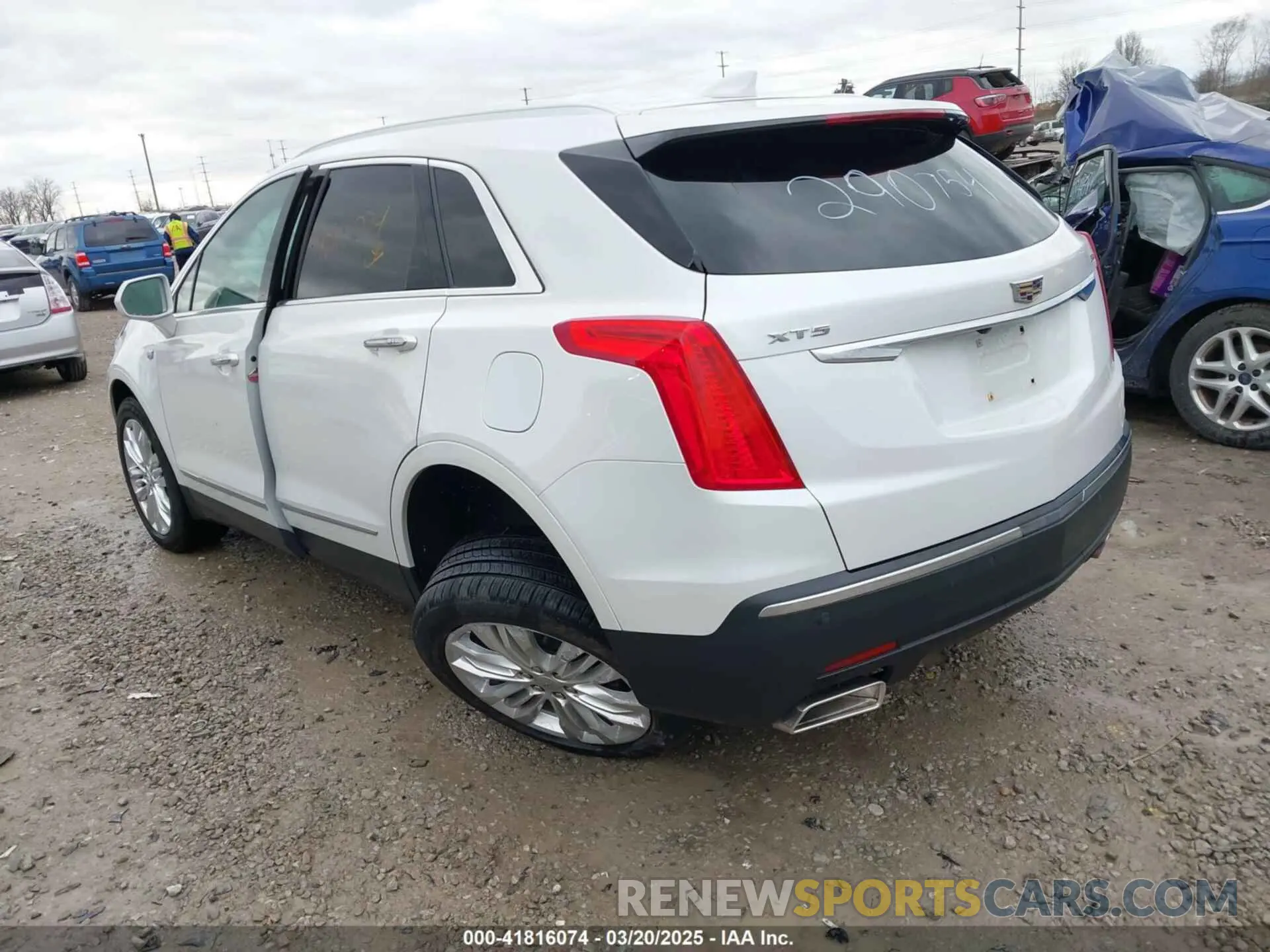 3 Photograph of a damaged car 1GYKNERS1KZ290754 CADILLAC XT5 2019