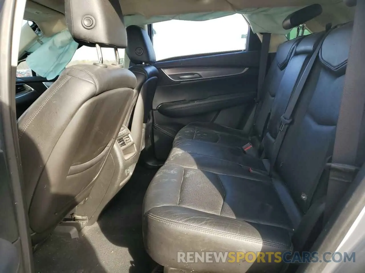 11 Photograph of a damaged car 1GYKNERS3KZ118967 CADILLAC XT5 2019