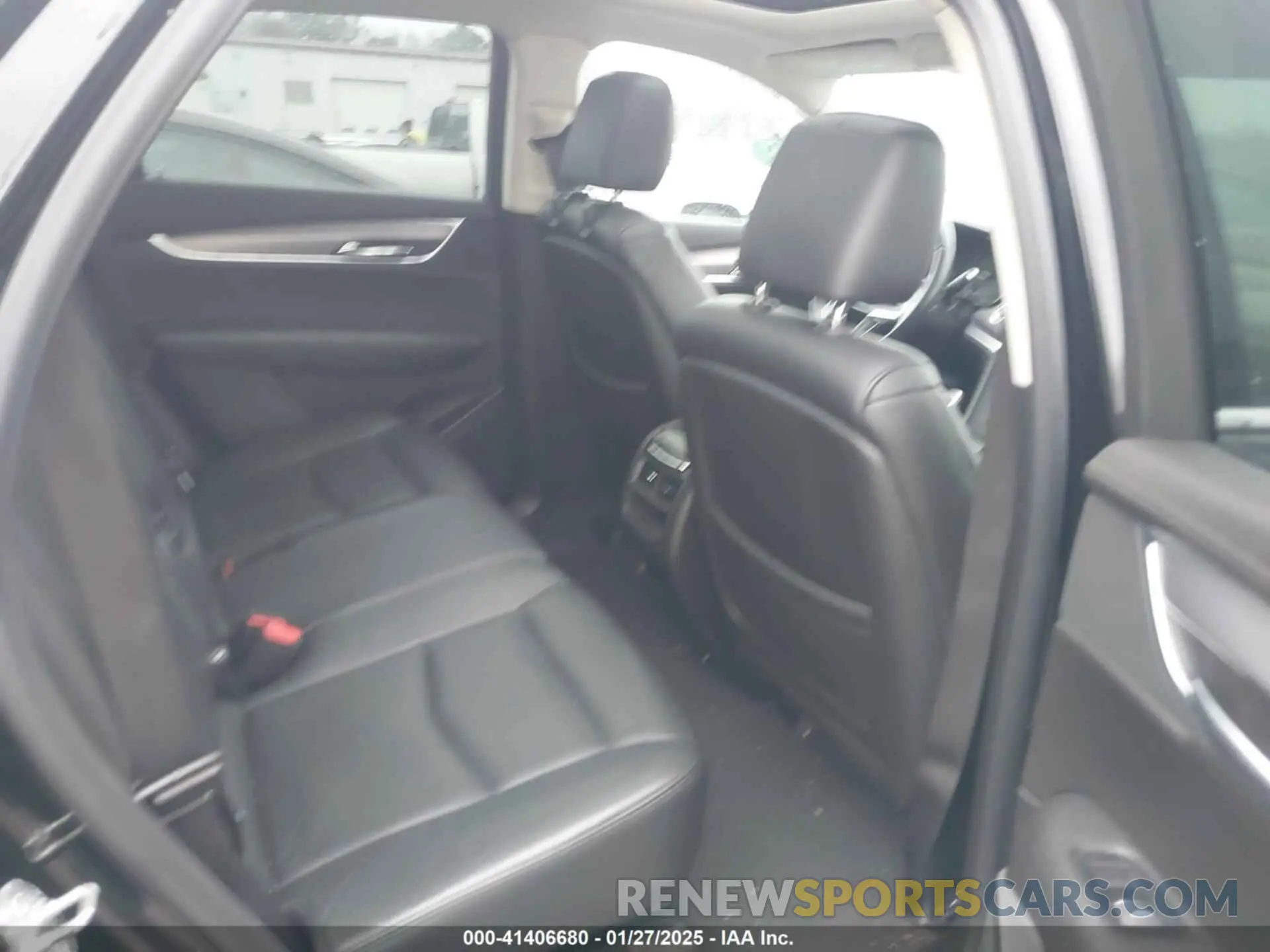 8 Photograph of a damaged car 1GYKNERS6KZ155740 CADILLAC XT5 2019