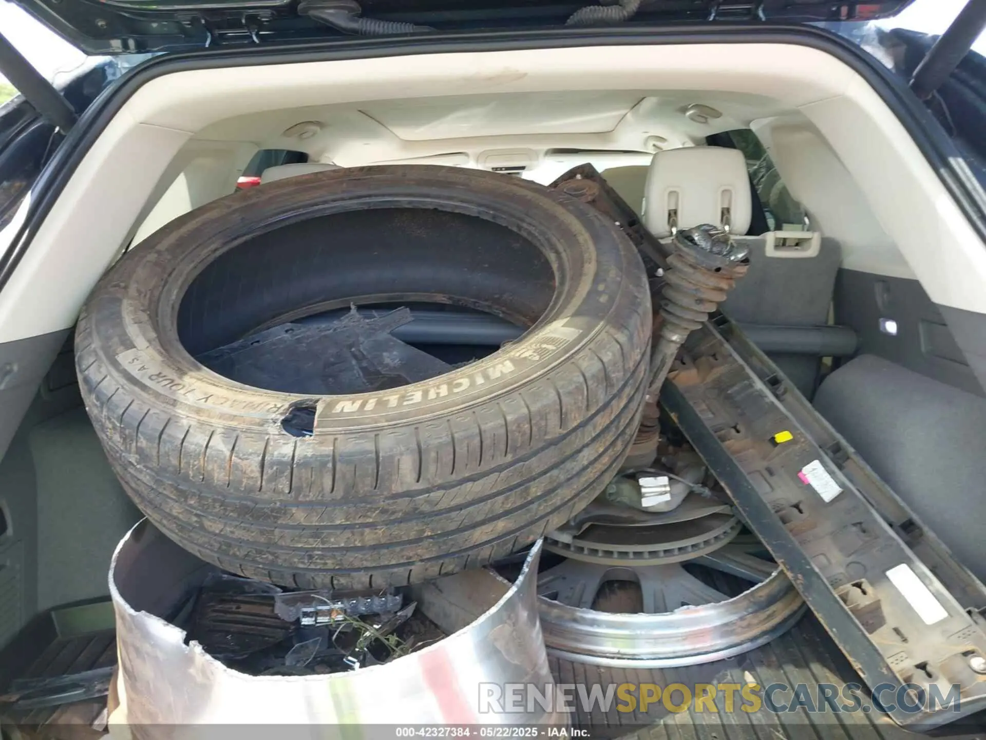 11 Photograph of a damaged car 1GYKNERS7KZ210289 CADILLAC XT5 2019