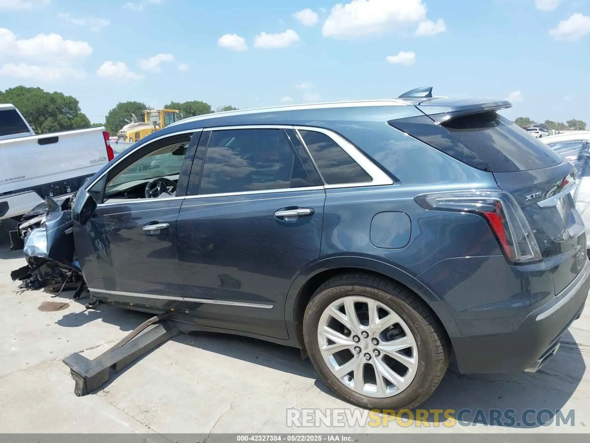 14 Photograph of a damaged car 1GYKNERS7KZ210289 CADILLAC XT5 2019