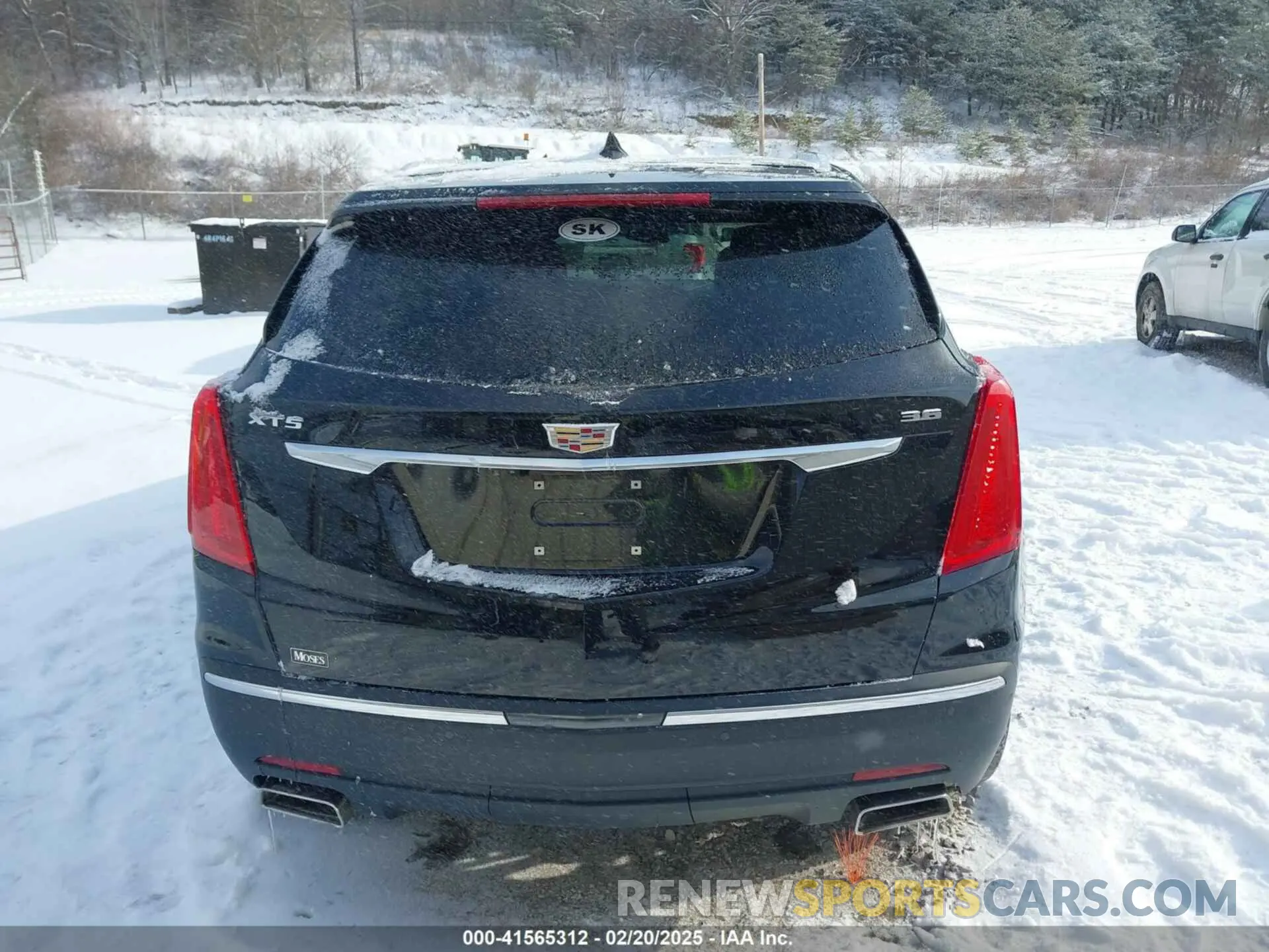 17 Photograph of a damaged car 1GYKNERS7KZ234124 CADILLAC XT5 2019