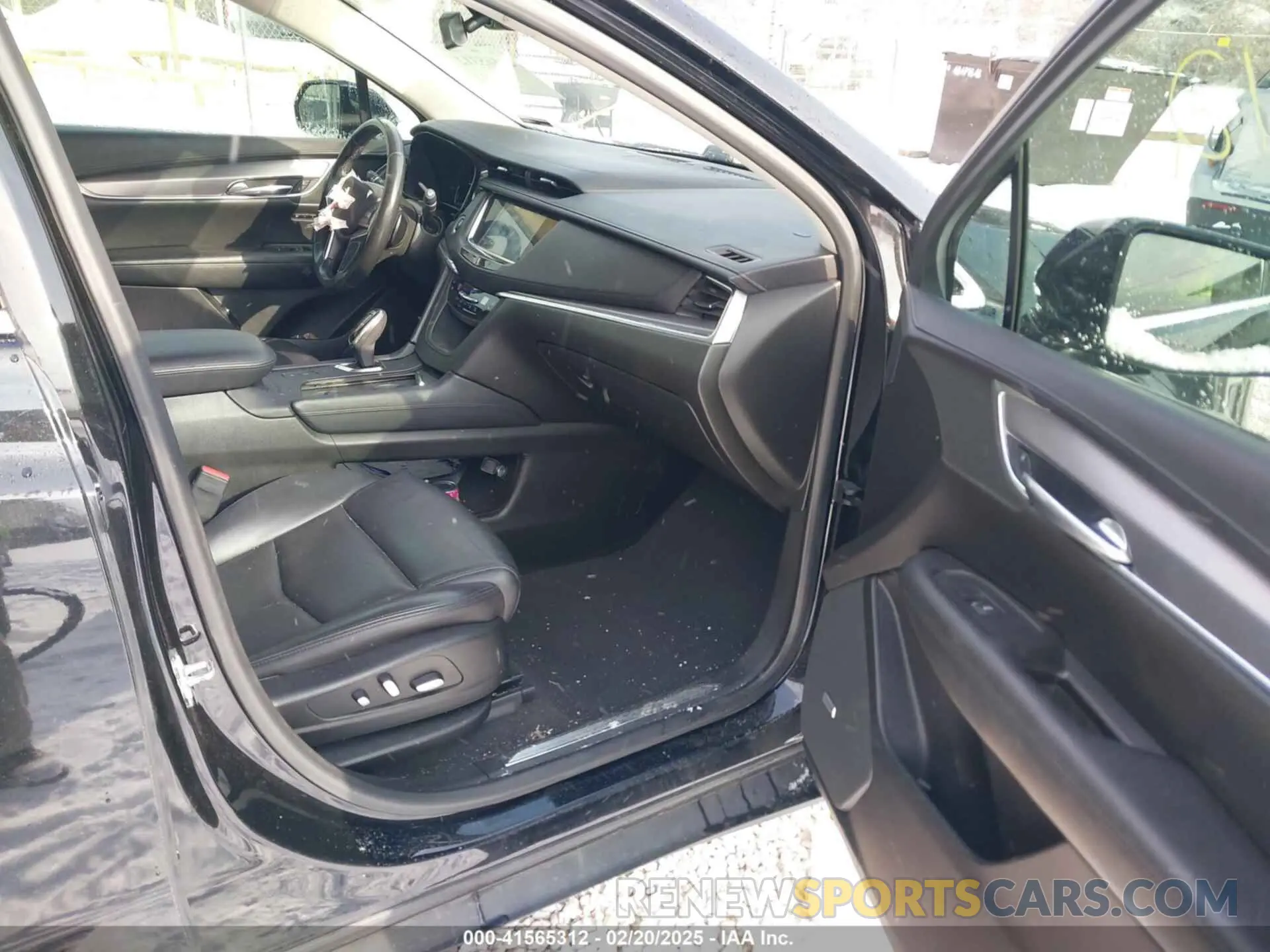 5 Photograph of a damaged car 1GYKNERS7KZ234124 CADILLAC XT5 2019