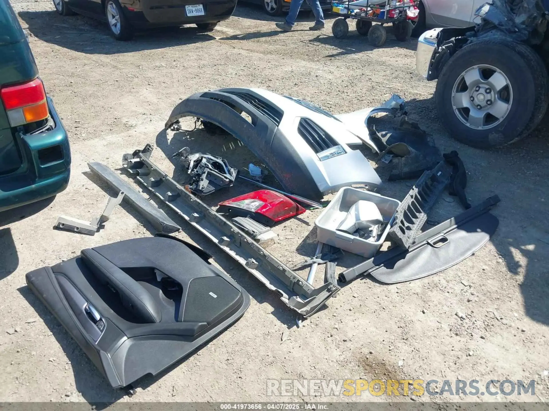 12 Photograph of a damaged car 1GYKNERS8KZ230230 CADILLAC XT5 2019