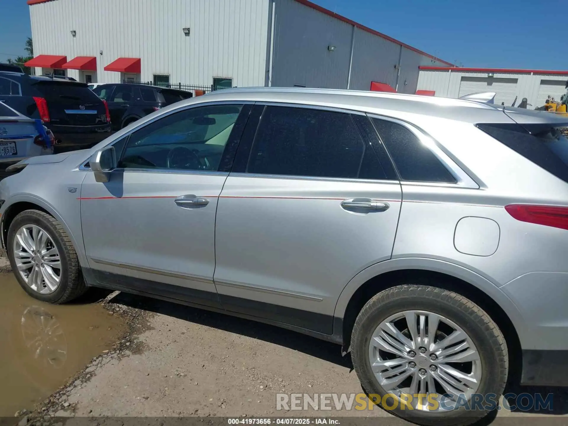 15 Photograph of a damaged car 1GYKNERS8KZ230230 CADILLAC XT5 2019