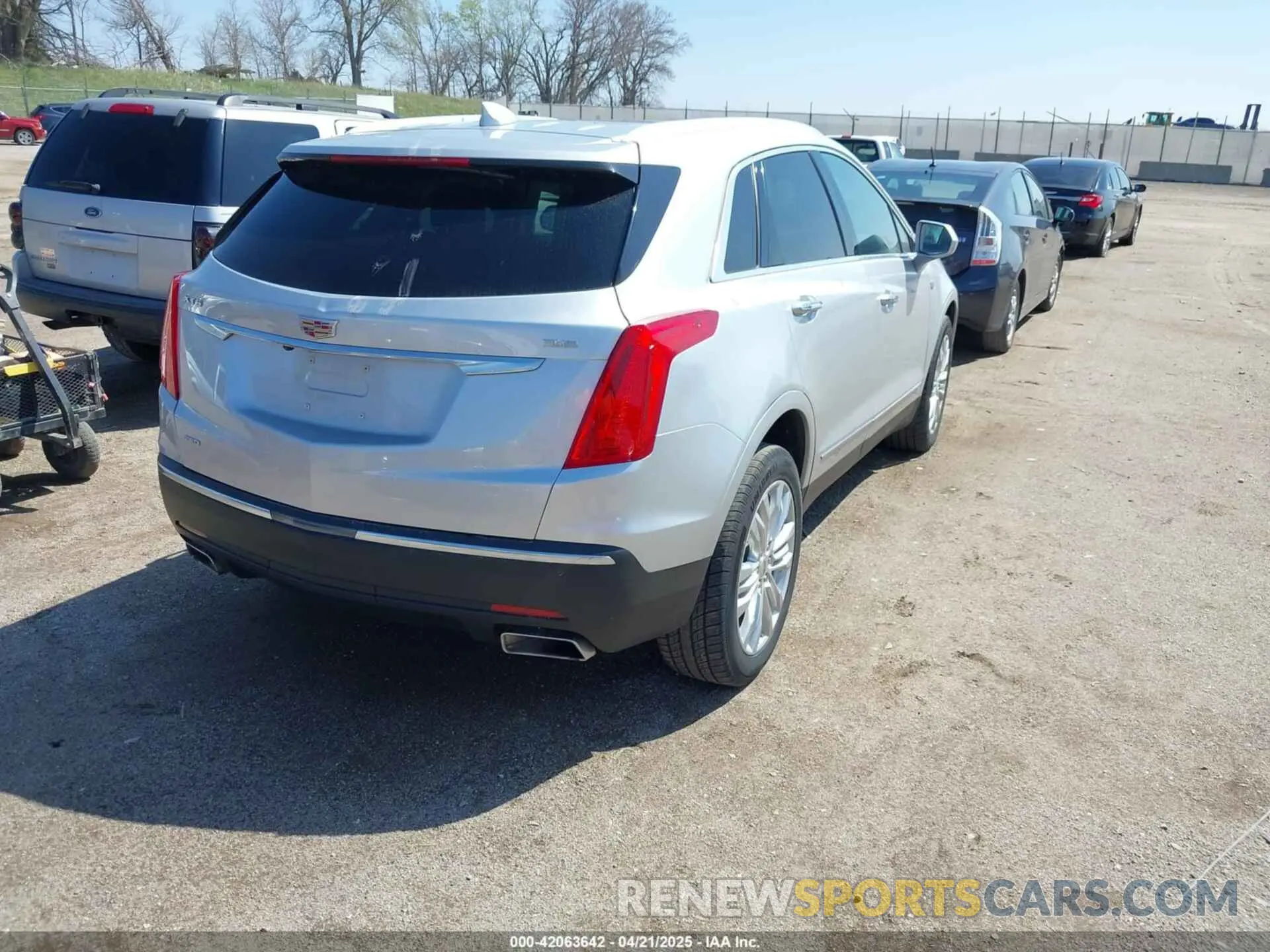 4 Photograph of a damaged car 1GYKNFRS1KZ125549 CADILLAC XT5 2019