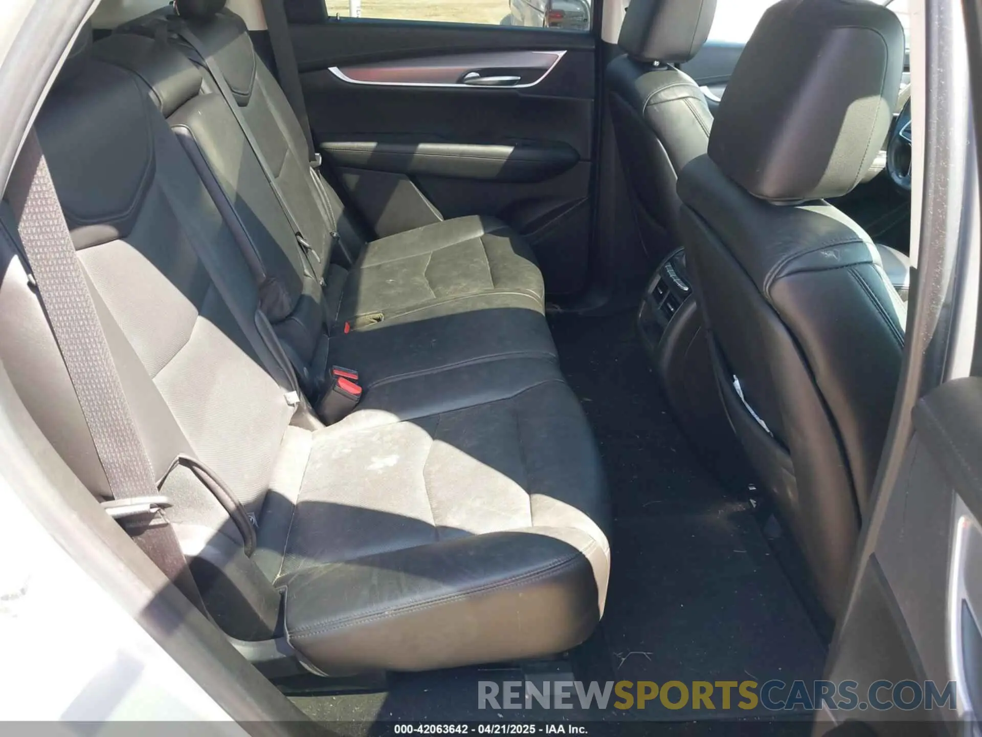 8 Photograph of a damaged car 1GYKNFRS1KZ125549 CADILLAC XT5 2019