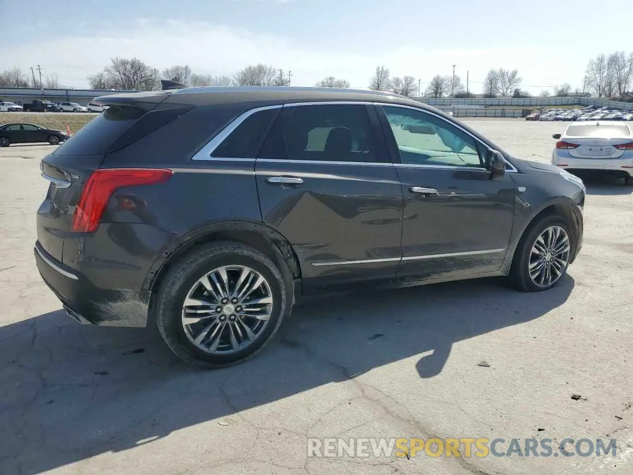 3 Photograph of a damaged car 1GYKNFRS6KZ172768 CADILLAC XT5 2019