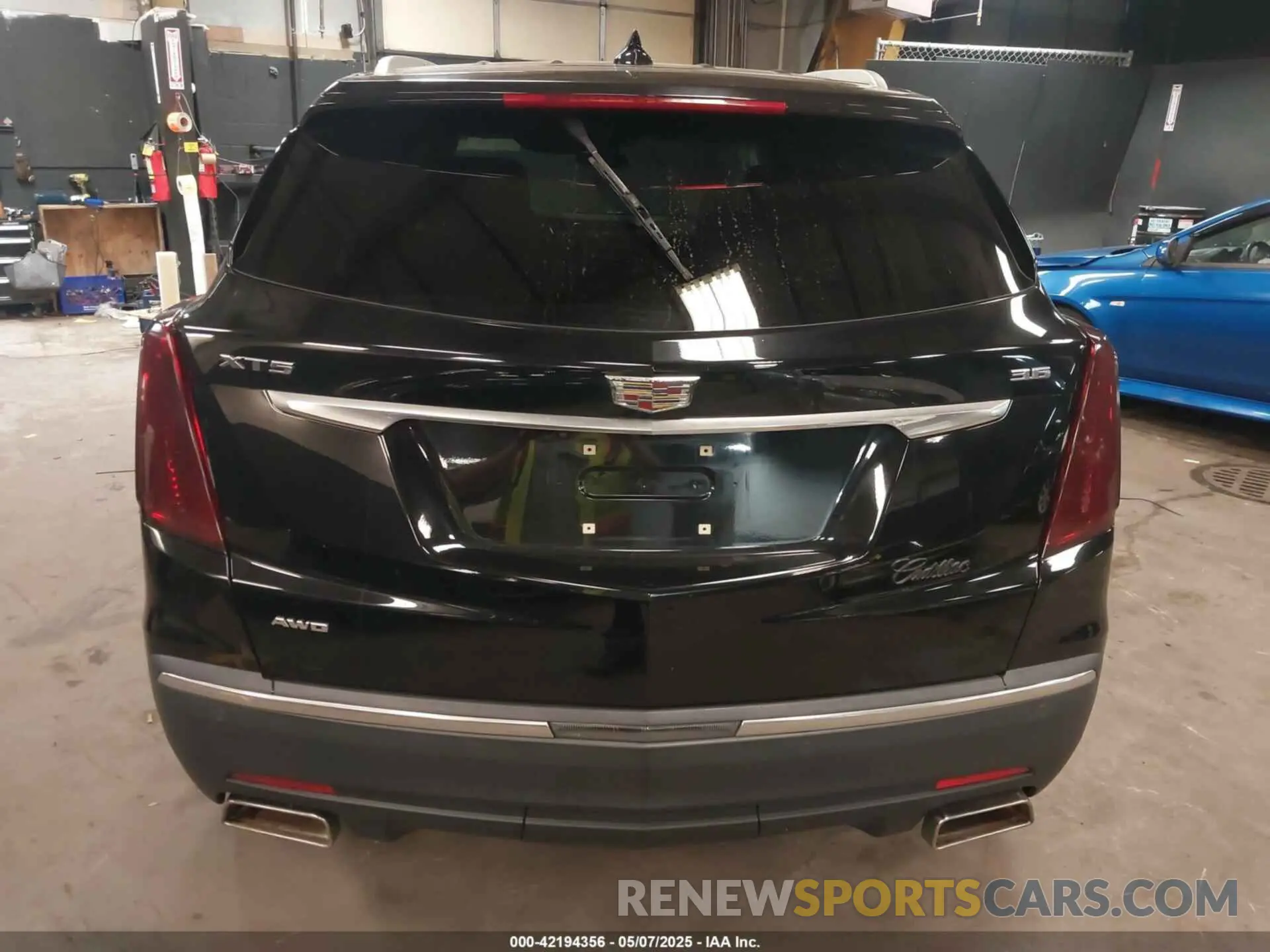 17 Photograph of a damaged car 1GYKNFRS9KZ133544 CADILLAC XT5 2019