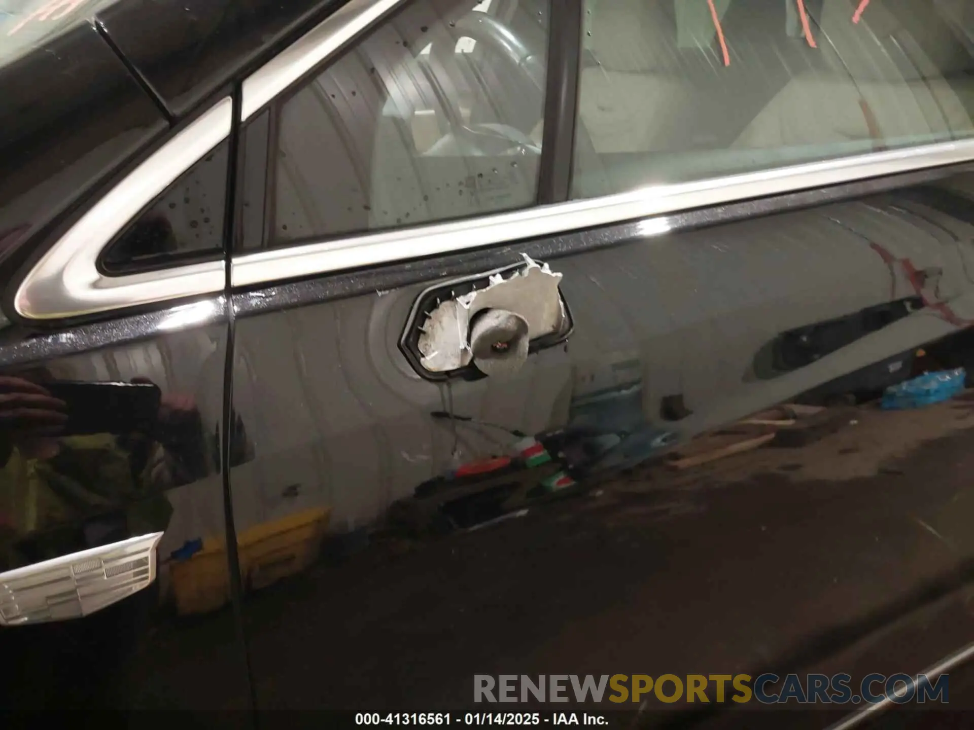 18 Photograph of a damaged car 1GYKNFRSXKZ189590 CADILLAC XT5 2019
