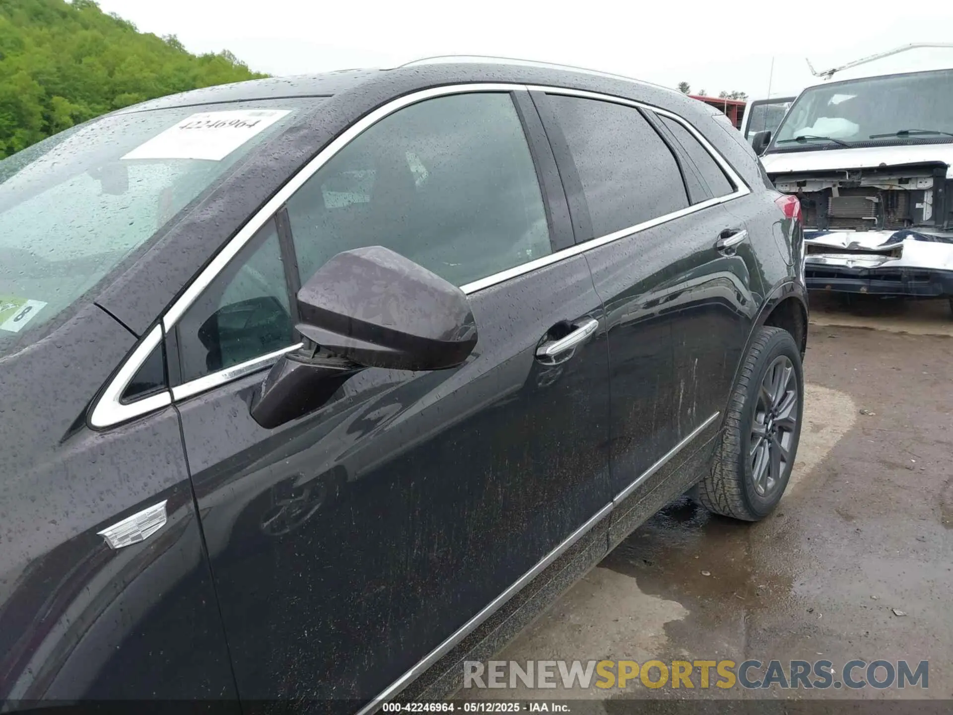 17 Photograph of a damaged car 1GYKNGRS2KZ151390 CADILLAC XT5 2019