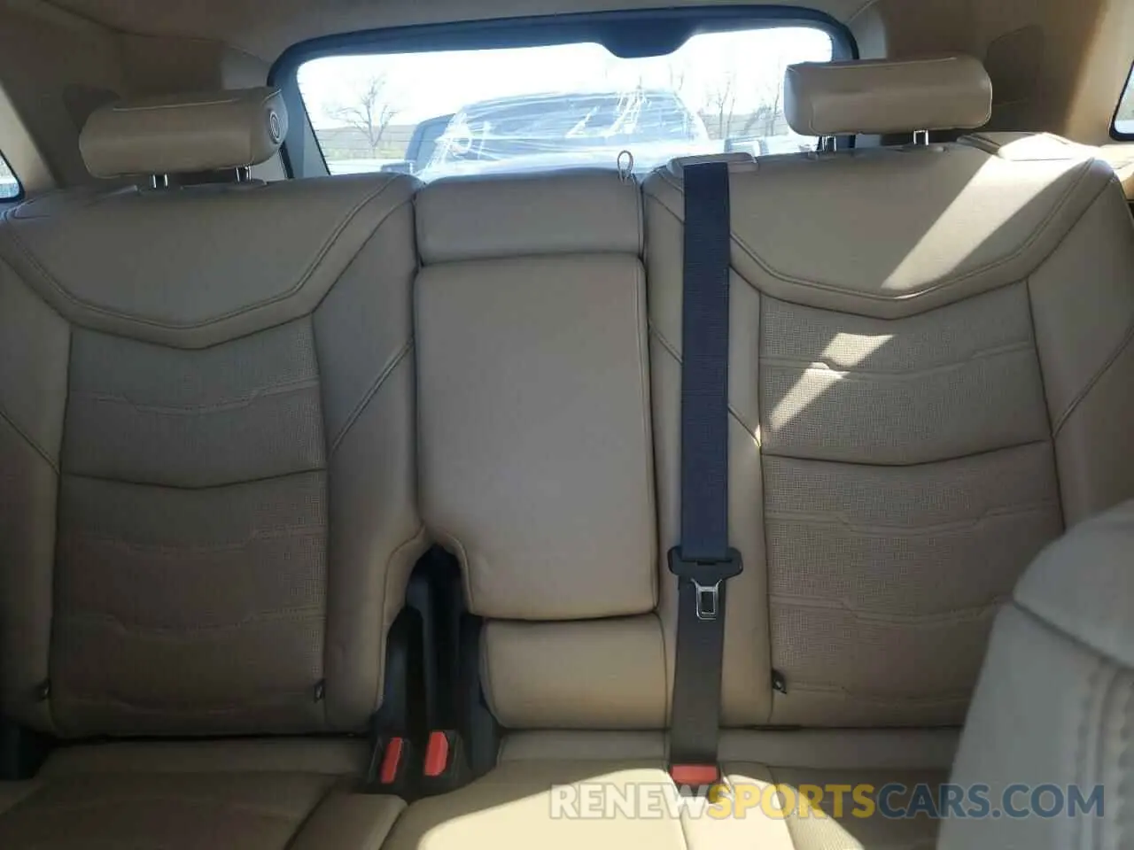 10 Photograph of a damaged car 1GYKNGRS4KZ106399 CADILLAC XT5 2019