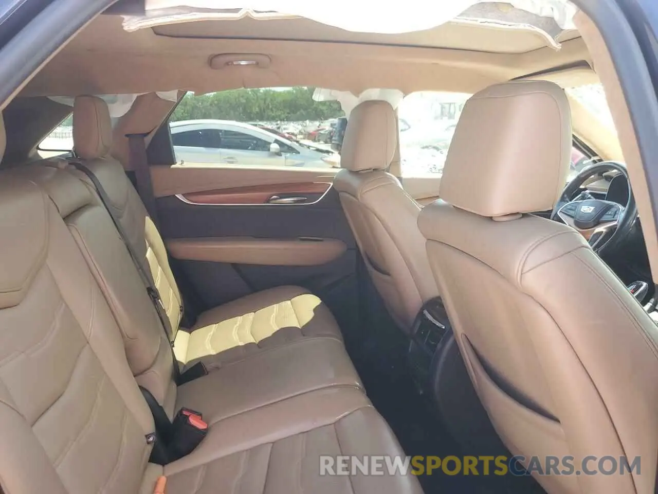 11 Photograph of a damaged car 1GYKNGRS8KZ201631 CADILLAC XT5 2019