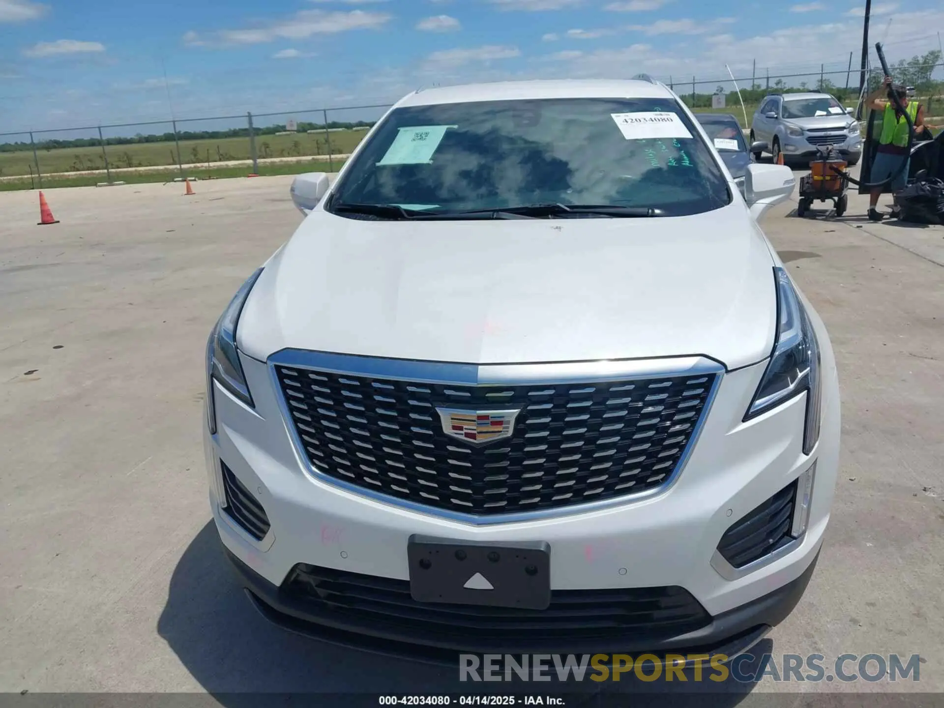 12 Photograph of a damaged car 1GYKNAR40LZ229391 CADILLAC XT5 2020