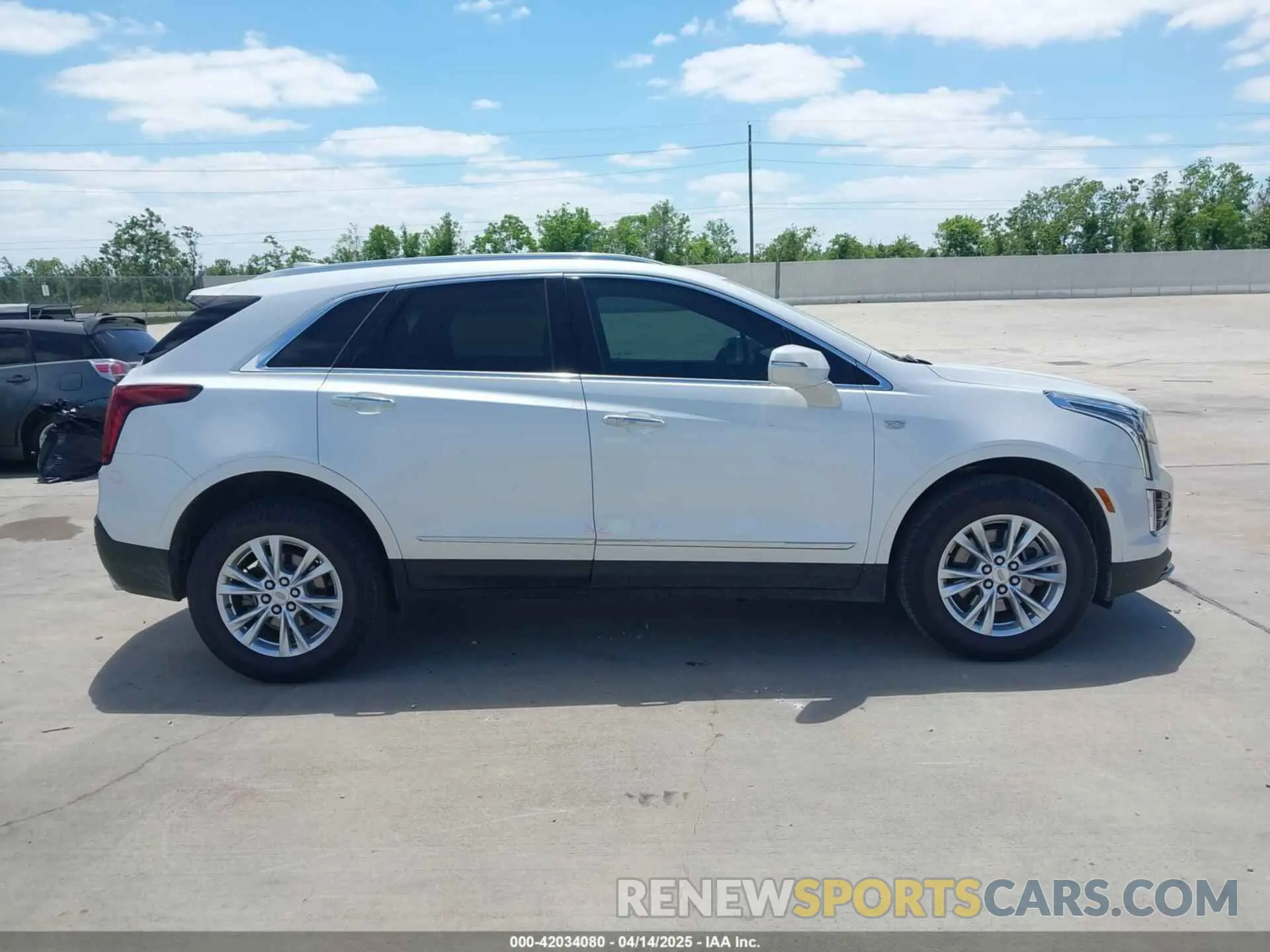 13 Photograph of a damaged car 1GYKNAR40LZ229391 CADILLAC XT5 2020