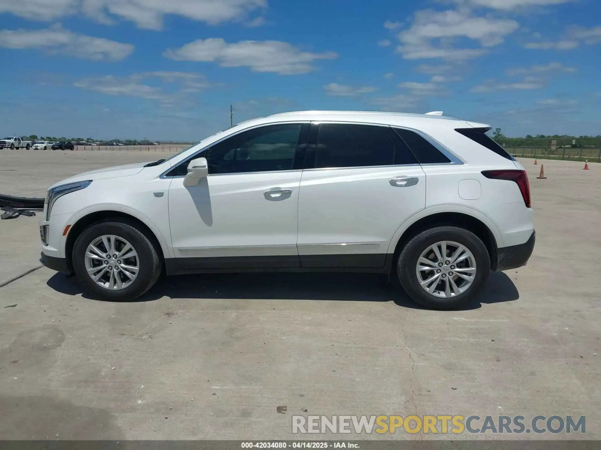 14 Photograph of a damaged car 1GYKNAR40LZ229391 CADILLAC XT5 2020
