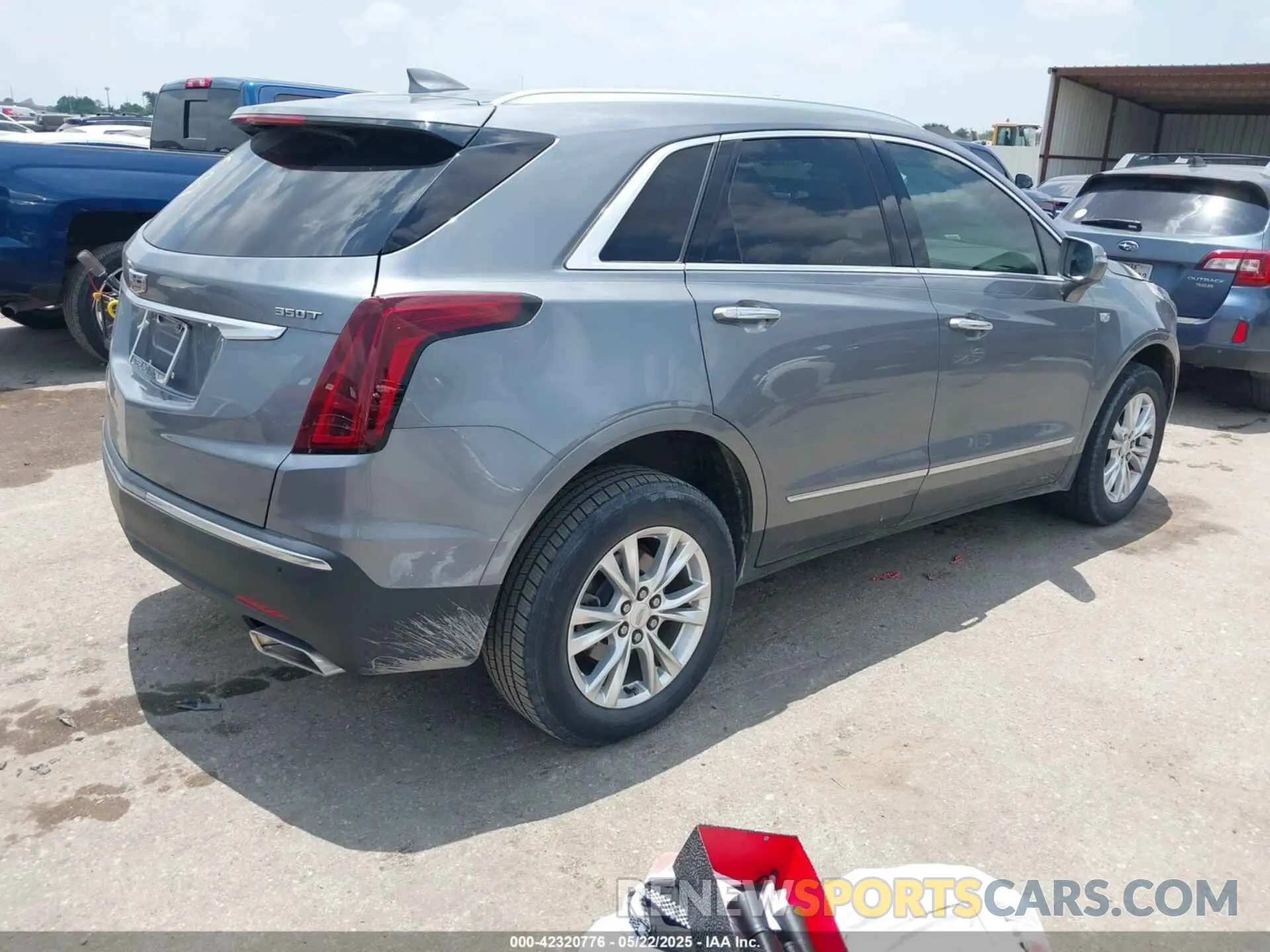 4 Photograph of a damaged car 1GYKNAR44LZ213453 CADILLAC XT5 2020