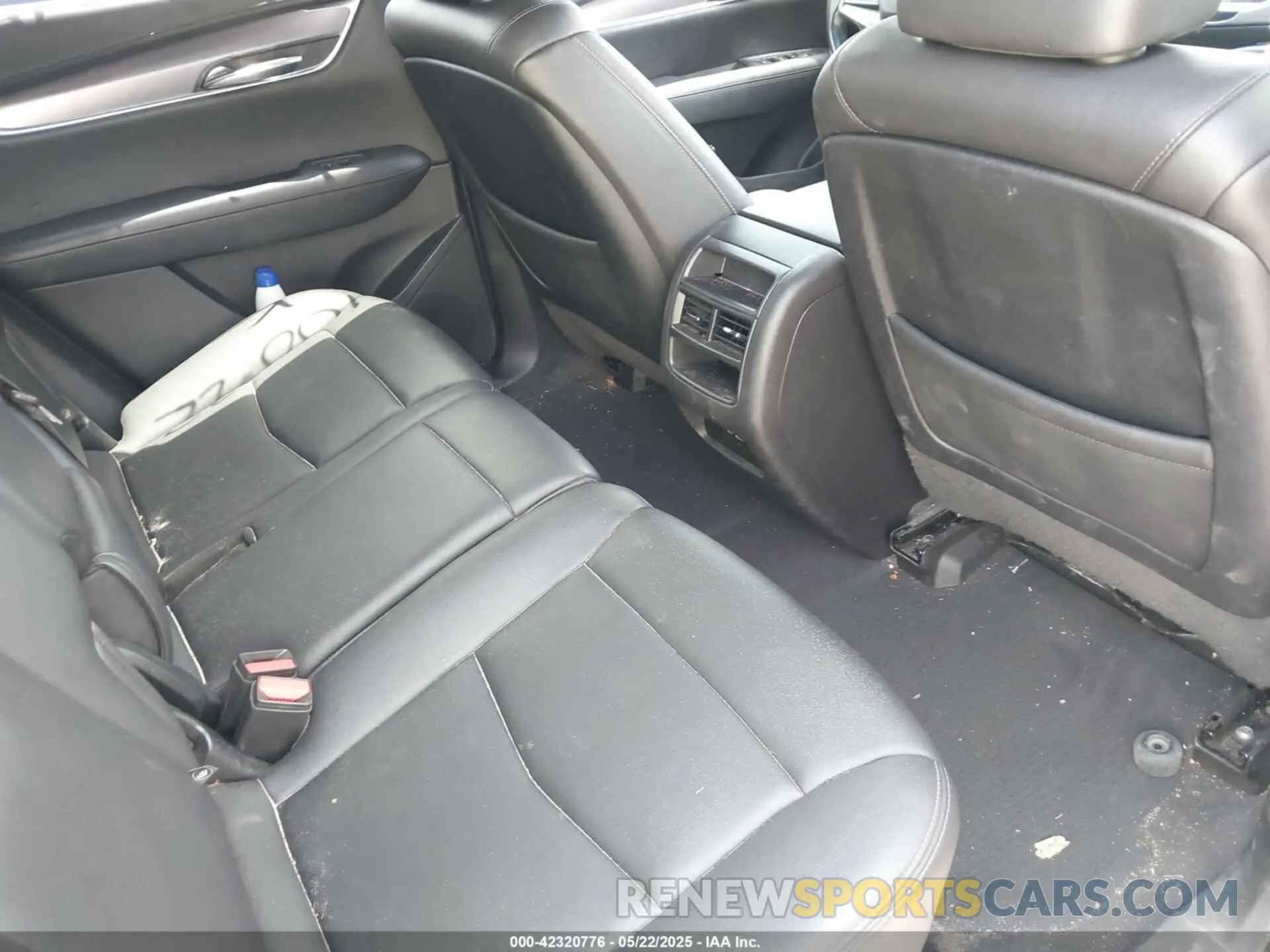 8 Photograph of a damaged car 1GYKNAR44LZ213453 CADILLAC XT5 2020