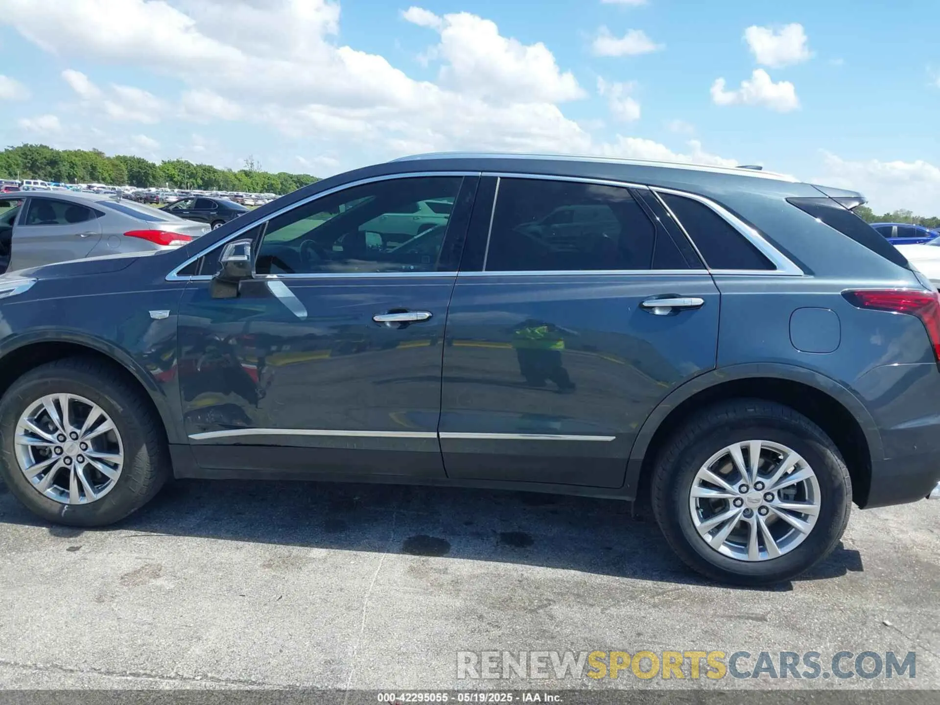 14 Photograph of a damaged car 1GYKNAR45LZ224459 CADILLAC XT5 2020