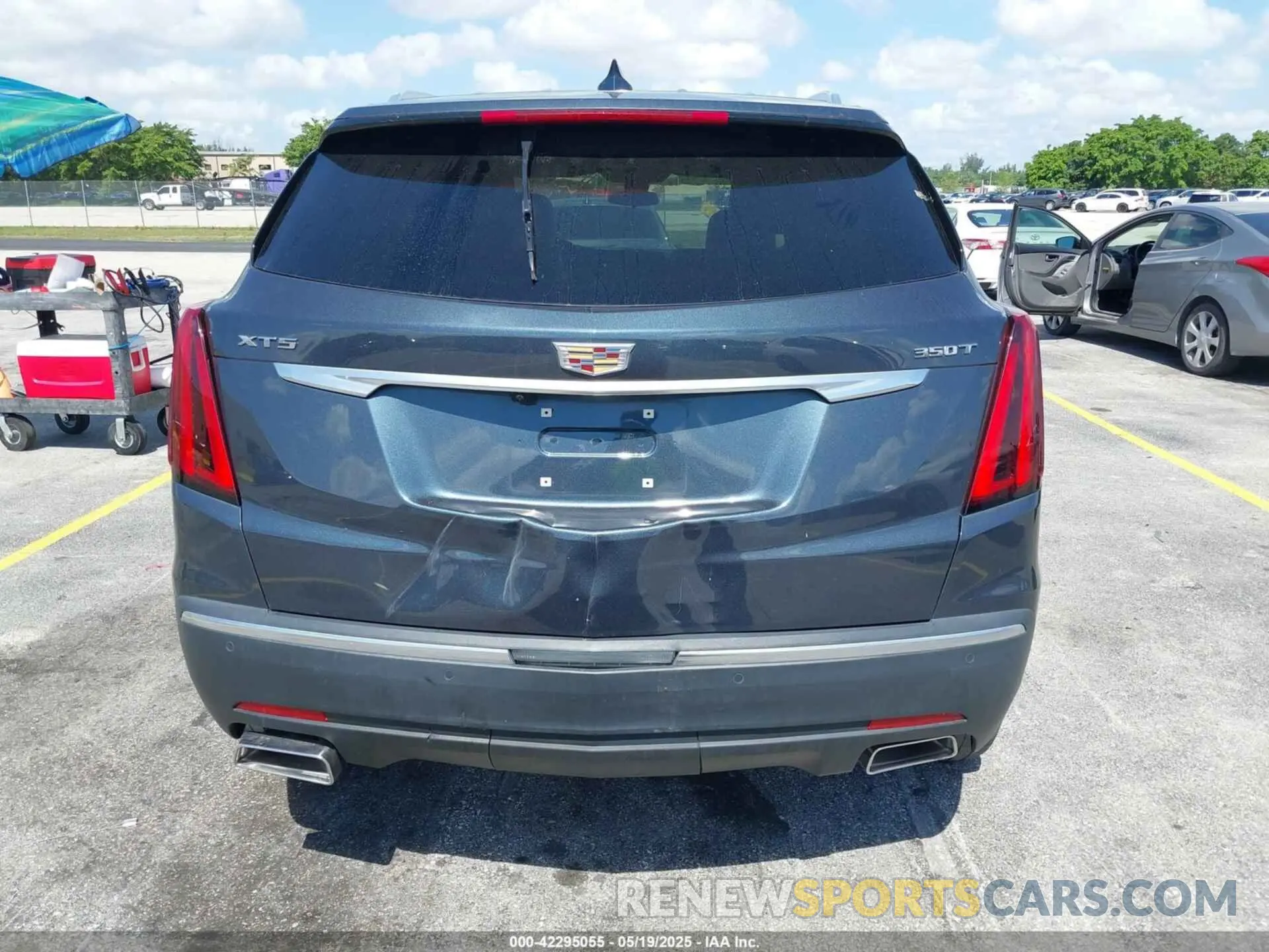 16 Photograph of a damaged car 1GYKNAR45LZ224459 CADILLAC XT5 2020