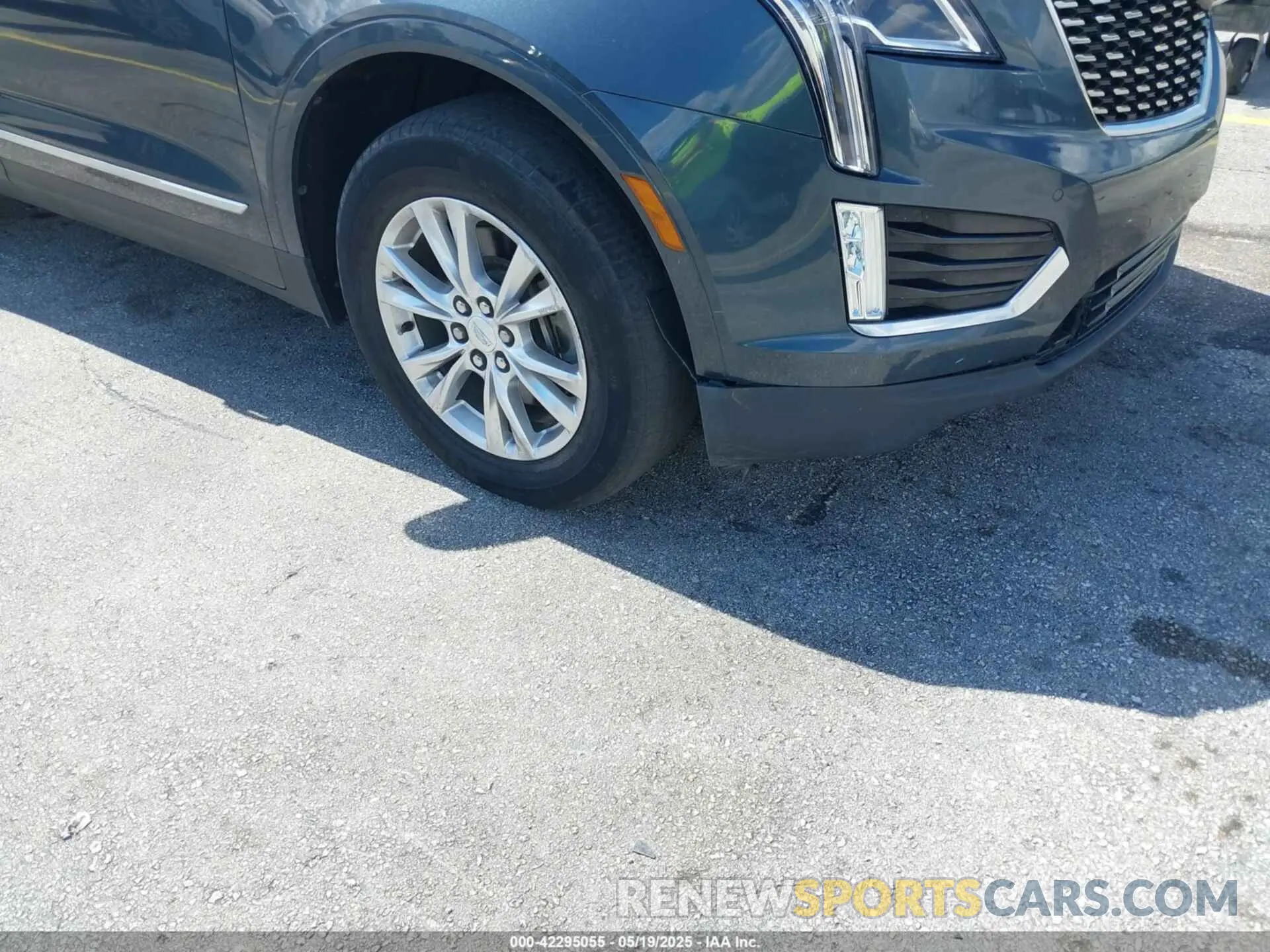 17 Photograph of a damaged car 1GYKNAR45LZ224459 CADILLAC XT5 2020