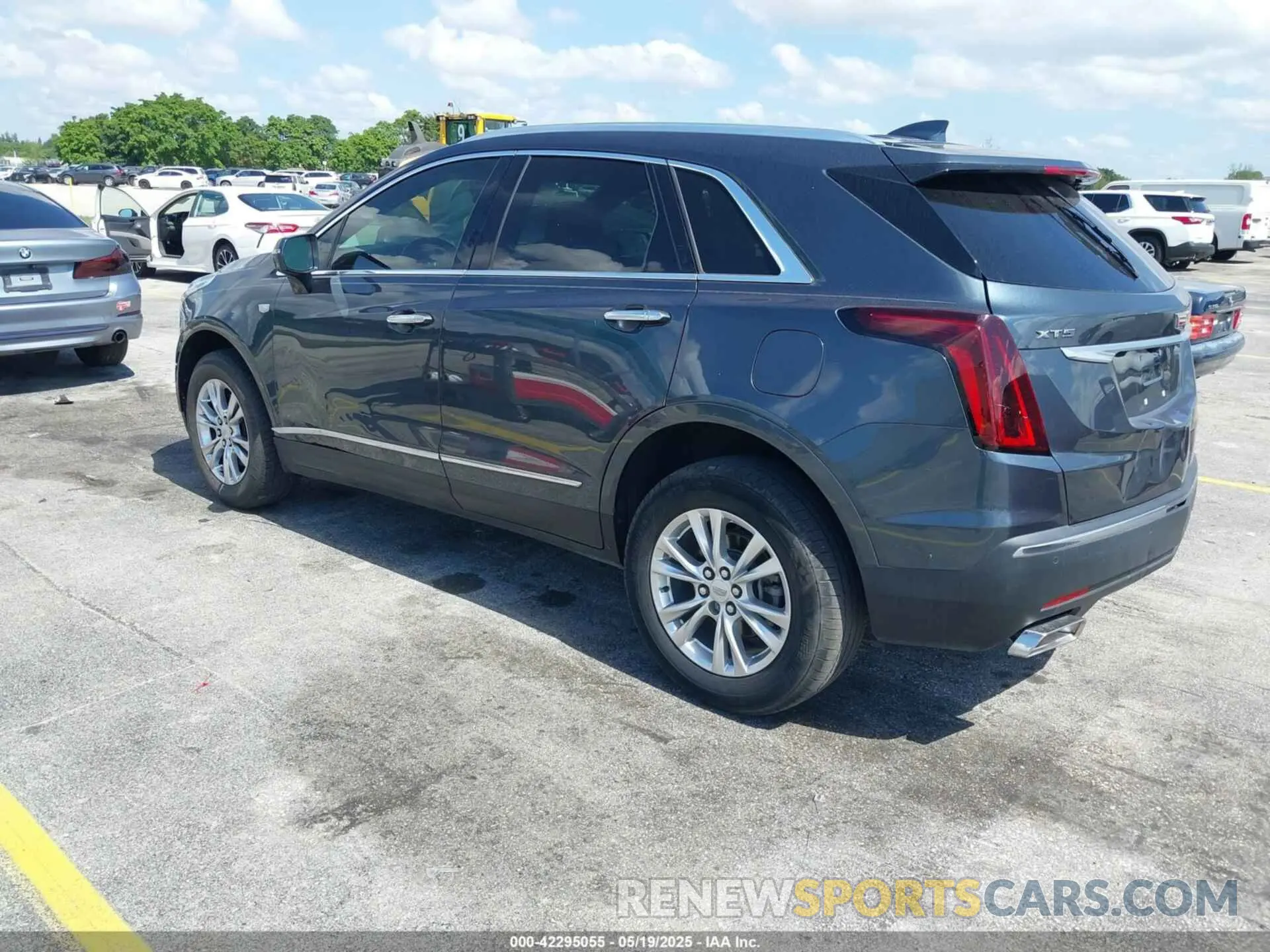 3 Photograph of a damaged car 1GYKNAR45LZ224459 CADILLAC XT5 2020