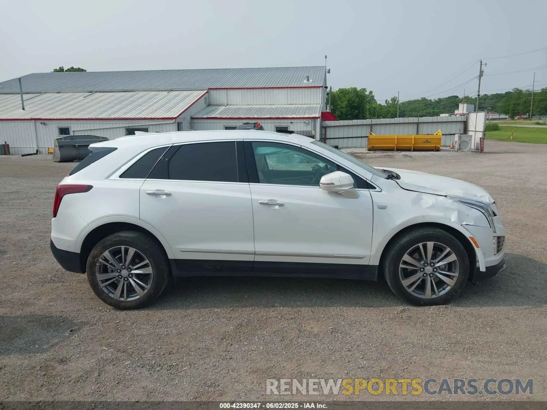 14 Photograph of a damaged car 1GYKNCRS0LZ116986 CADILLAC XT5 2020