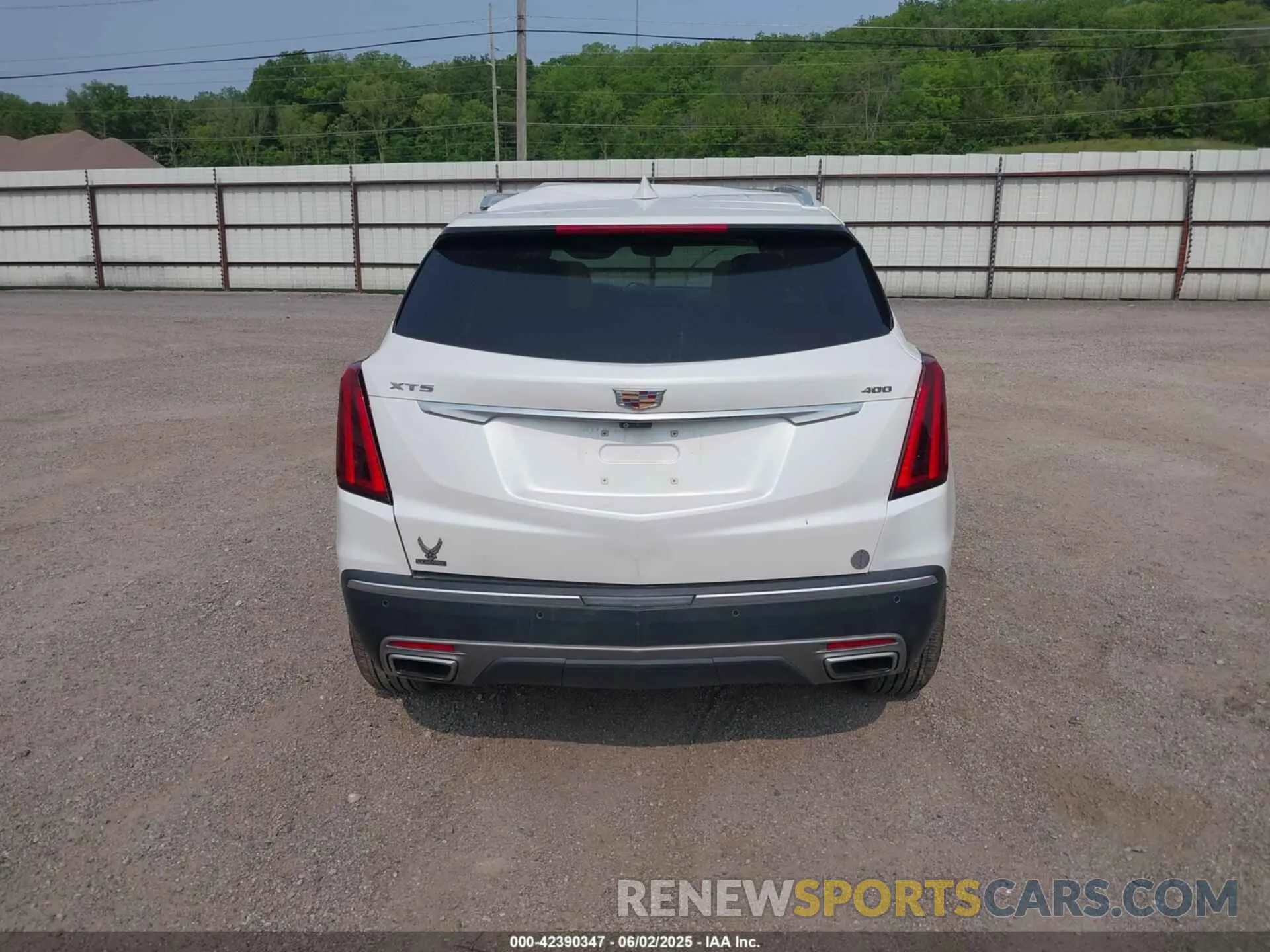17 Photograph of a damaged car 1GYKNCRS0LZ116986 CADILLAC XT5 2020