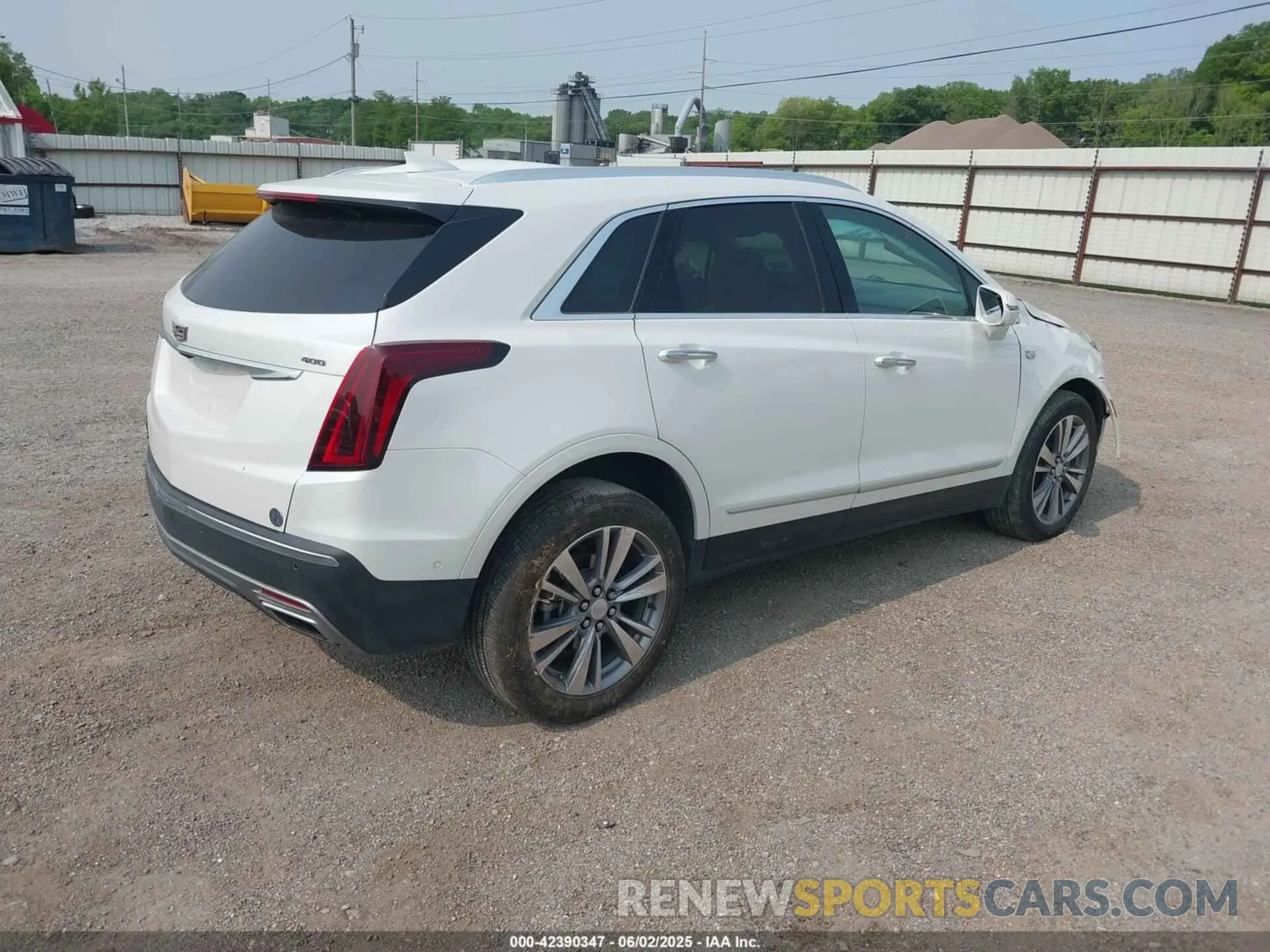 4 Photograph of a damaged car 1GYKNCRS0LZ116986 CADILLAC XT5 2020