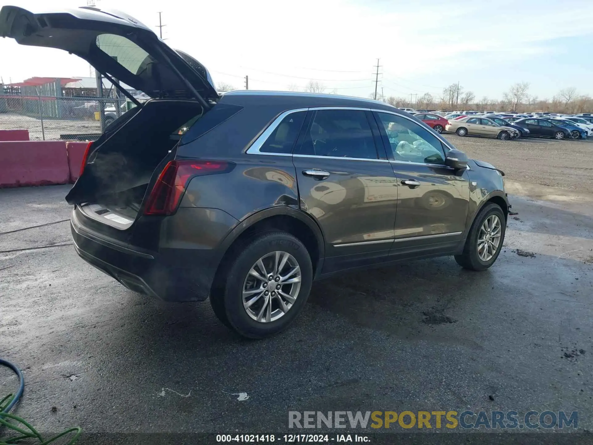 4 Photograph of a damaged car 1GYKNCRS0LZ122920 CADILLAC XT5 2020