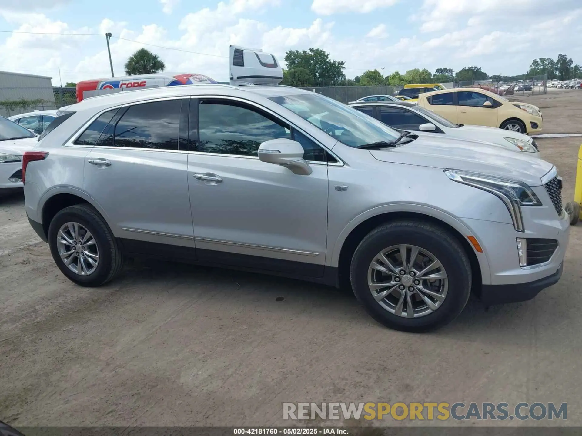 13 Photograph of a damaged car 1GYKNCRS0LZ187525 CADILLAC XT5 2020