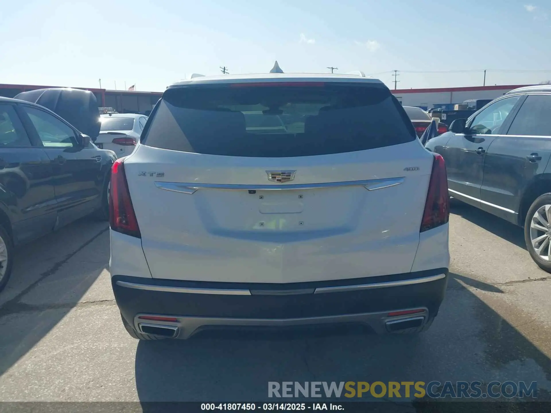 16 Photograph of a damaged car 1GYKNCRS1LZ110761 CADILLAC XT5 2020