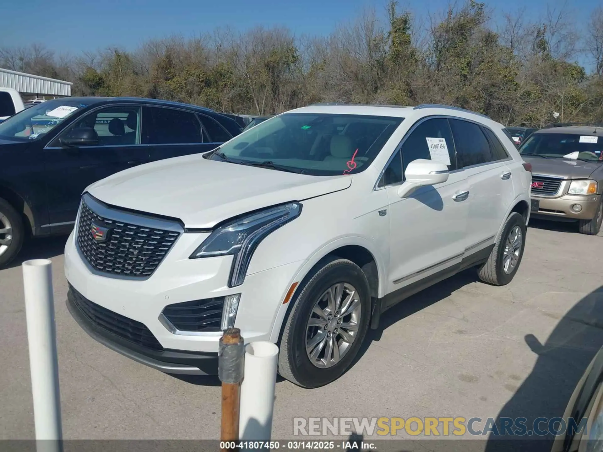 2 Photograph of a damaged car 1GYKNCRS1LZ110761 CADILLAC XT5 2020