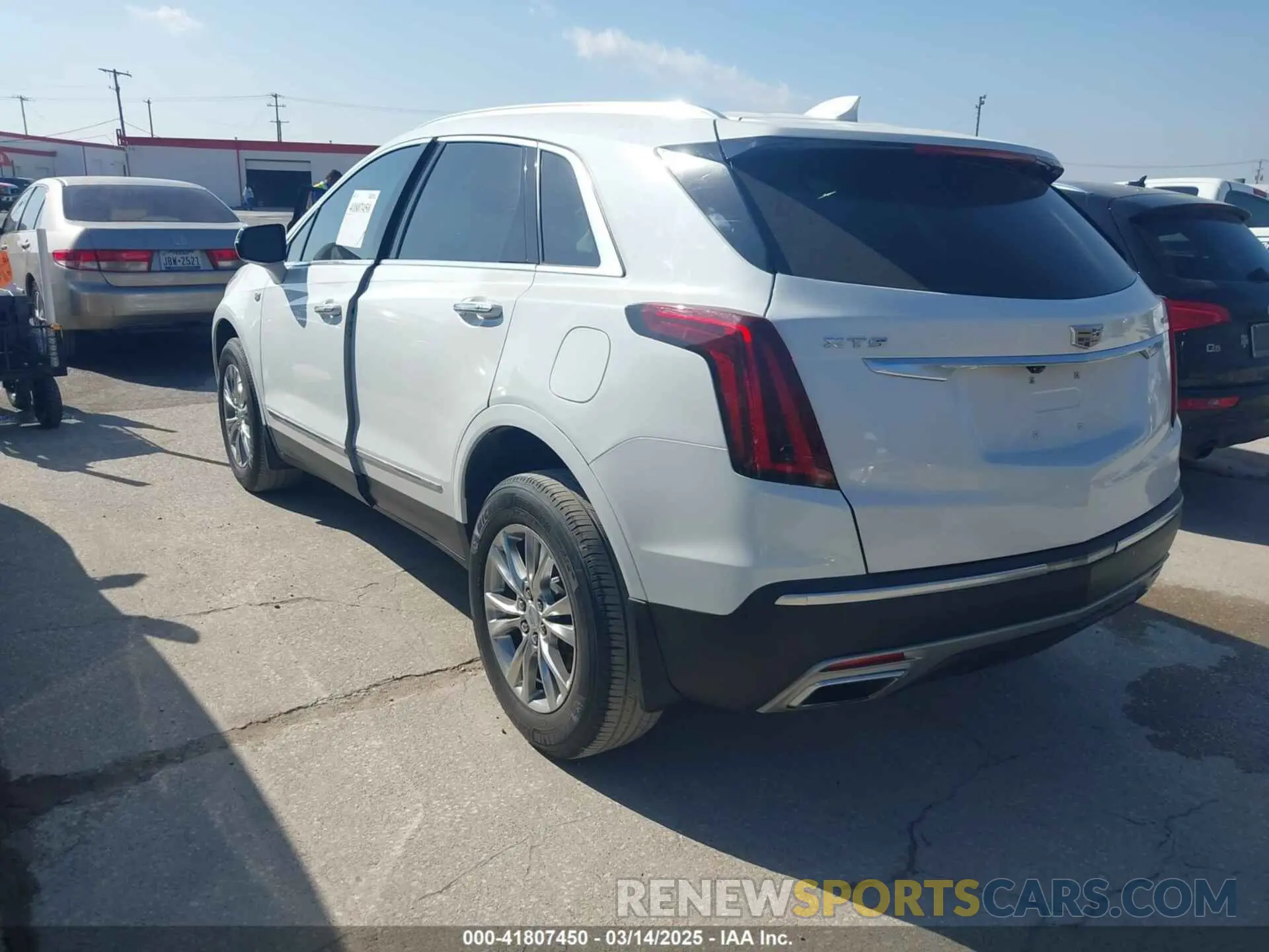 3 Photograph of a damaged car 1GYKNCRS1LZ110761 CADILLAC XT5 2020