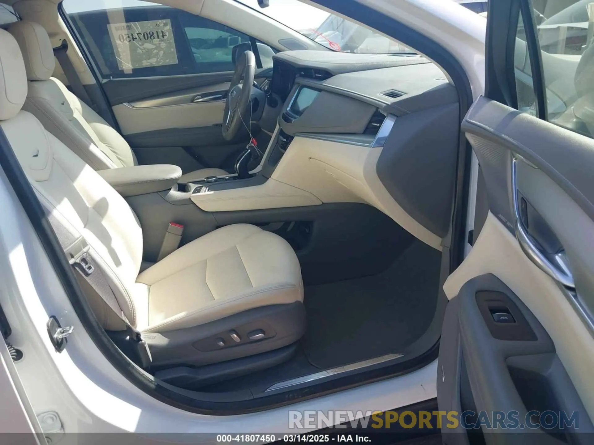 5 Photograph of a damaged car 1GYKNCRS1LZ110761 CADILLAC XT5 2020