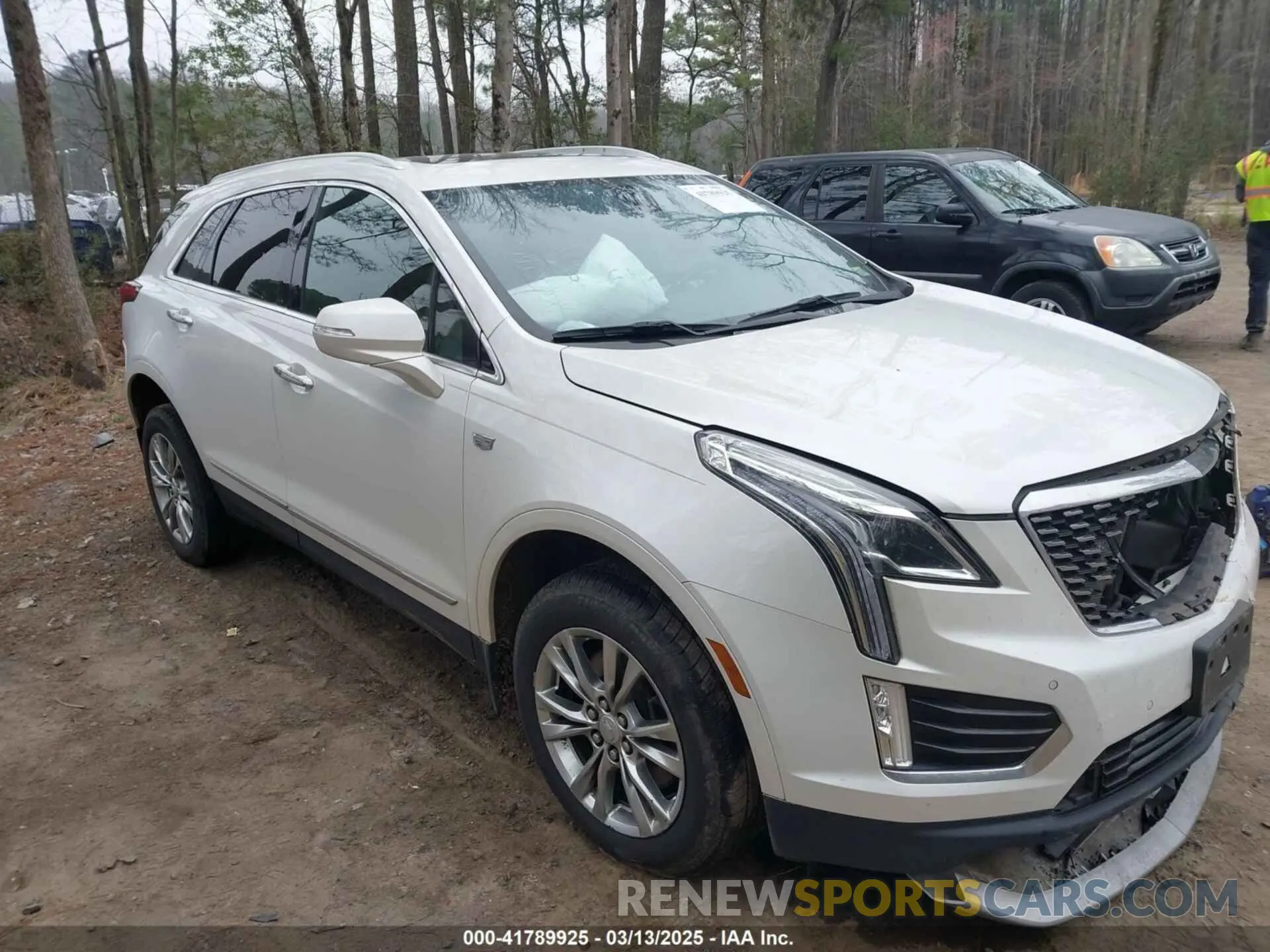 1 Photograph of a damaged car 1GYKNCRS3LZ115508 CADILLAC XT5 2020