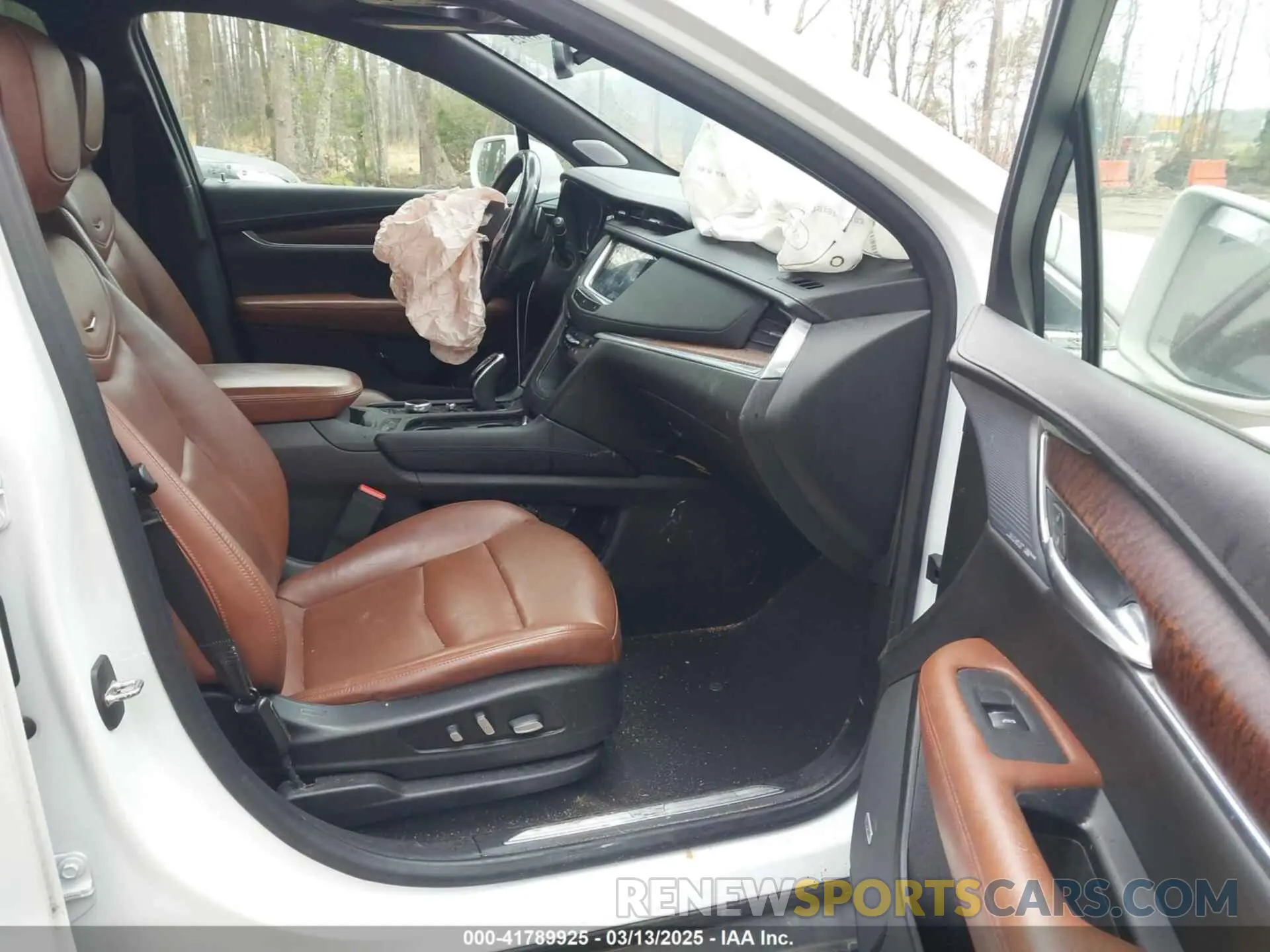 5 Photograph of a damaged car 1GYKNCRS3LZ115508 CADILLAC XT5 2020