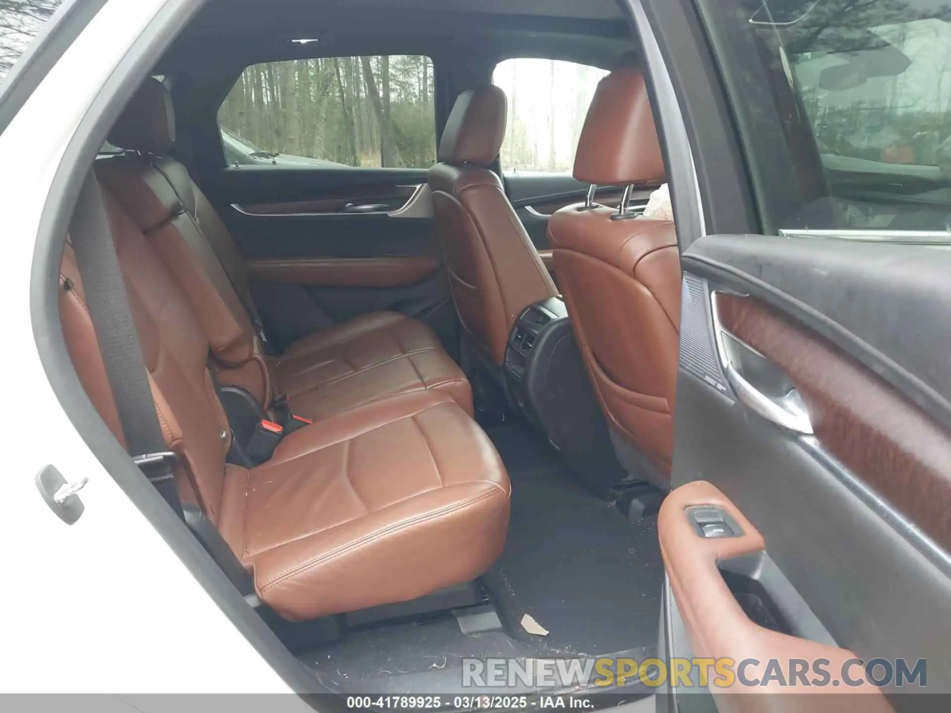 8 Photograph of a damaged car 1GYKNCRS3LZ115508 CADILLAC XT5 2020