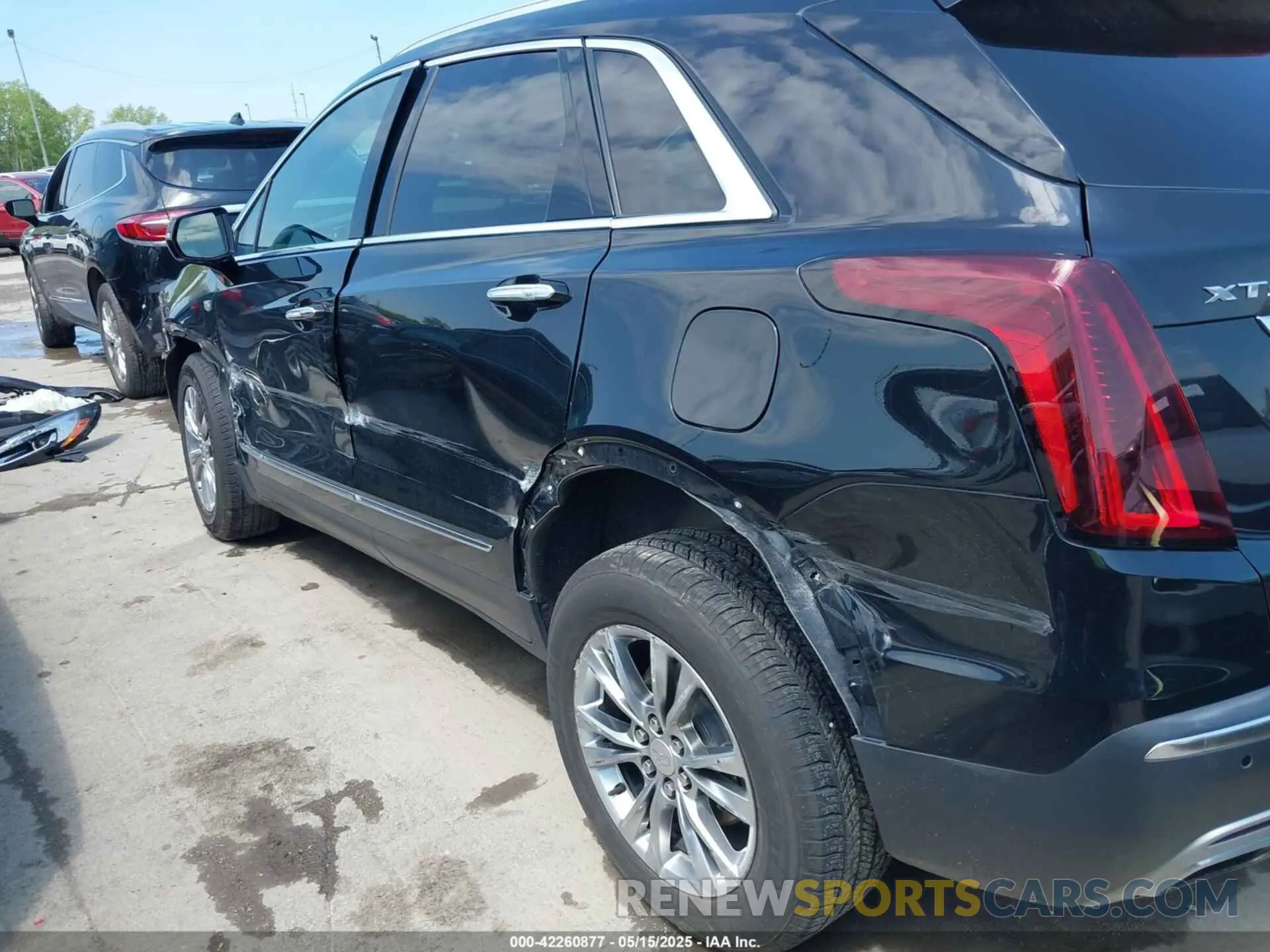 15 Photograph of a damaged car 1GYKNCRS3LZ135175 CADILLAC XT5 2020