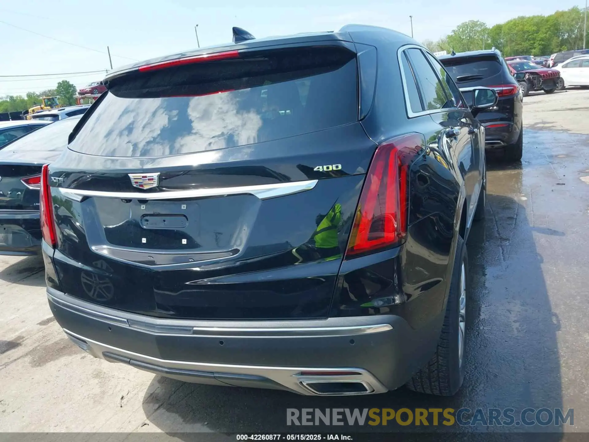 17 Photograph of a damaged car 1GYKNCRS3LZ135175 CADILLAC XT5 2020