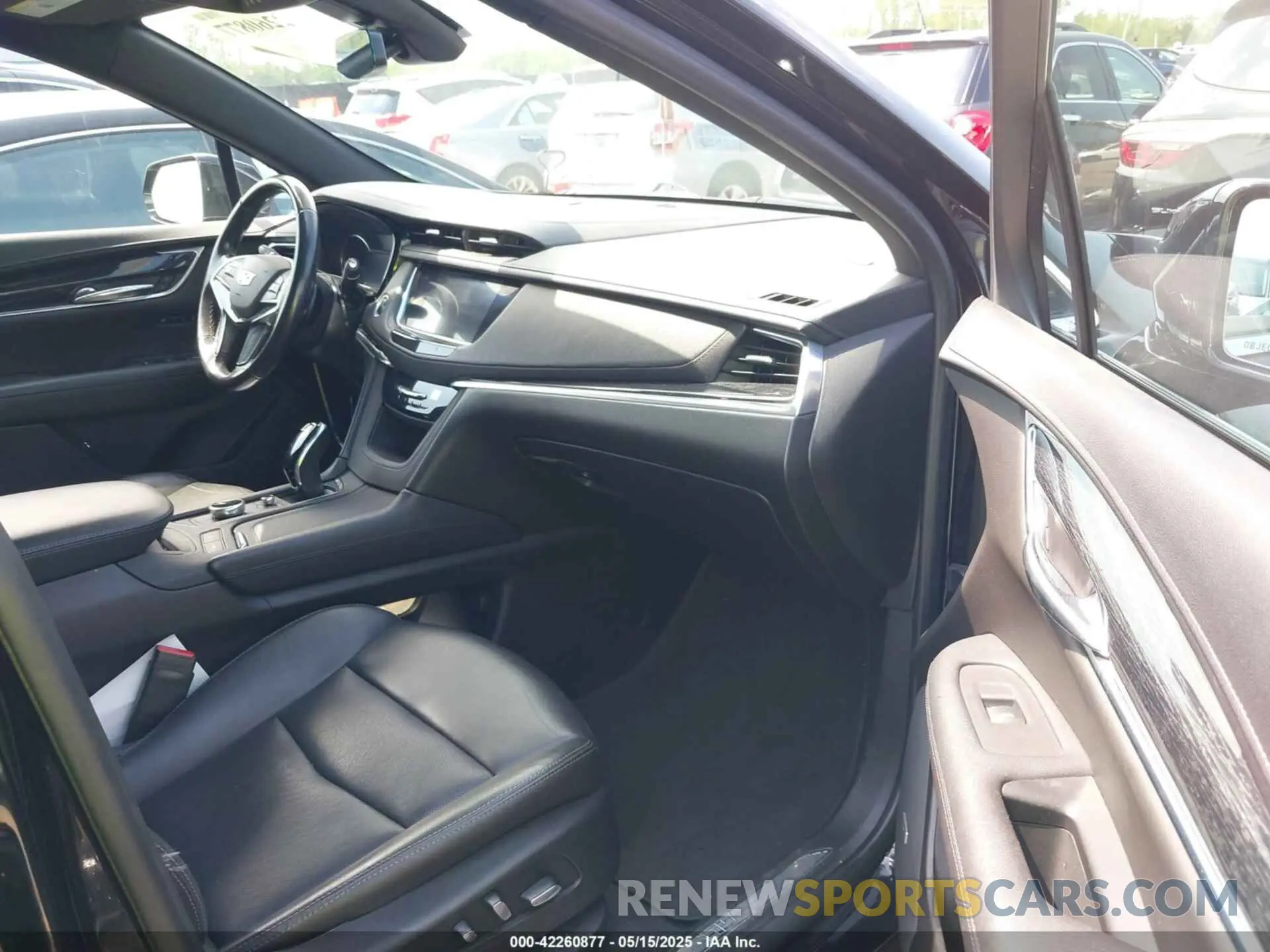 5 Photograph of a damaged car 1GYKNCRS3LZ135175 CADILLAC XT5 2020