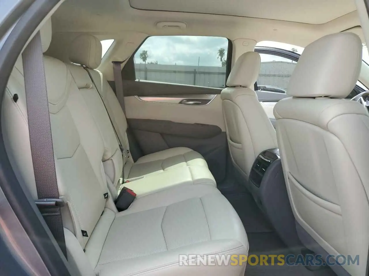 11 Photograph of a damaged car 1GYKNCRS3LZ190399 CADILLAC XT5 2020