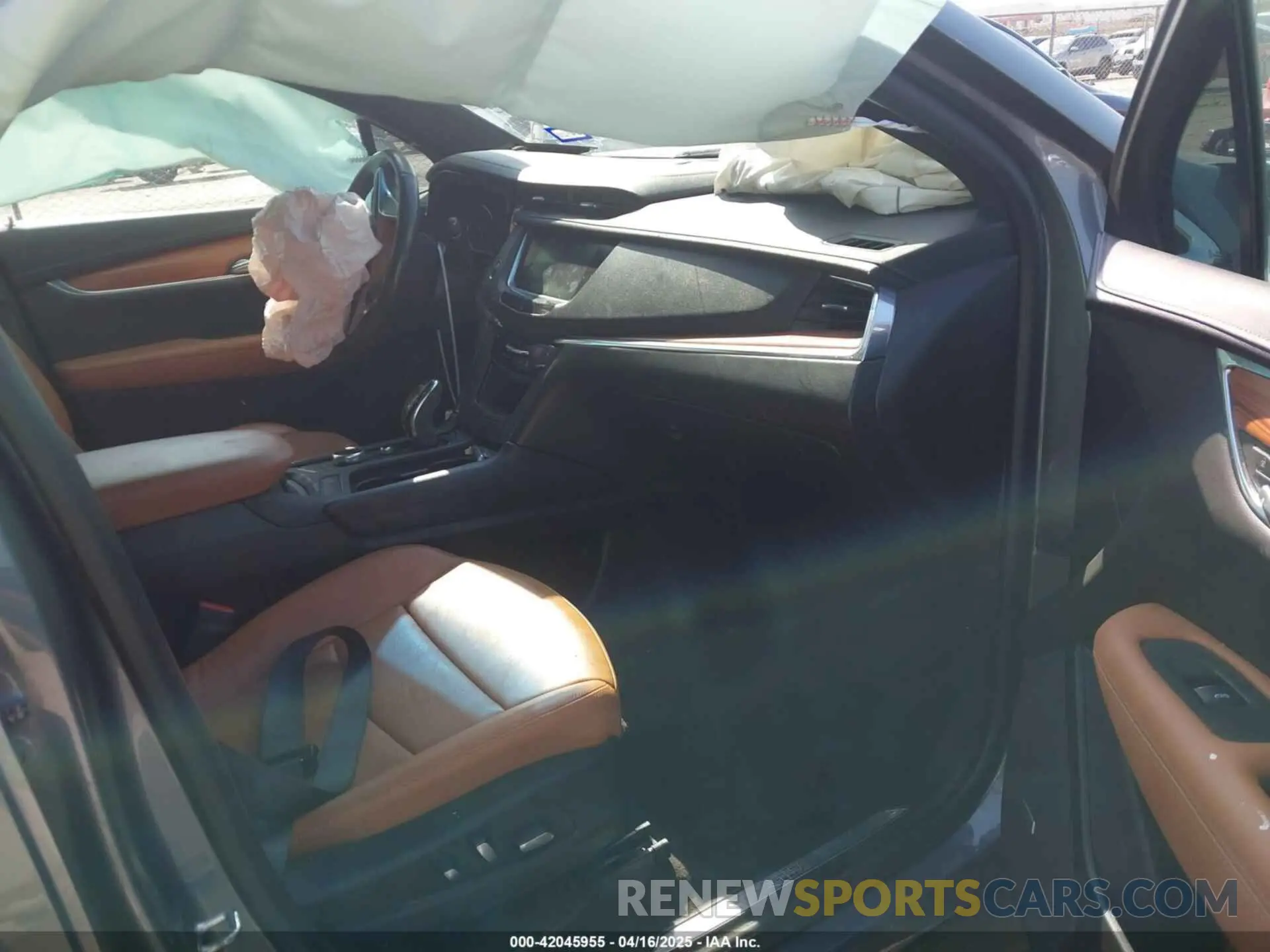 5 Photograph of a damaged car 1GYKNCRS4LZ160330 CADILLAC XT5 2020