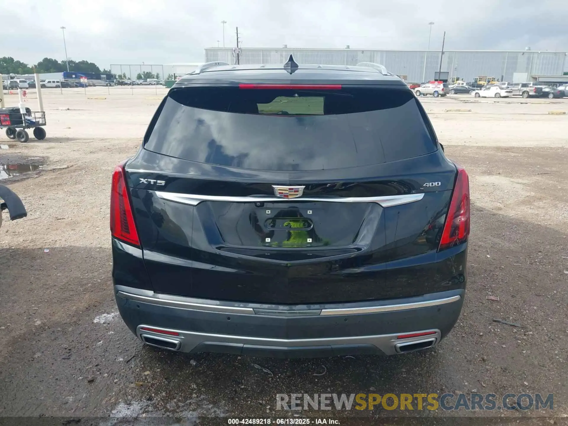 16 Photograph of a damaged car 1GYKNCRS4LZ190170 CADILLAC XT5 2020