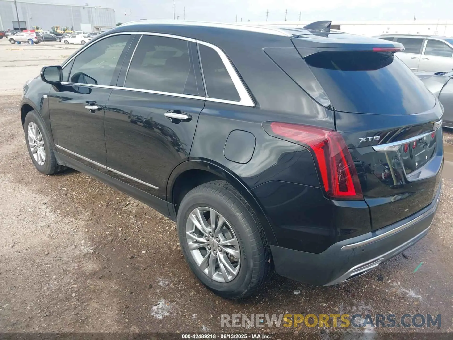 3 Photograph of a damaged car 1GYKNCRS4LZ190170 CADILLAC XT5 2020