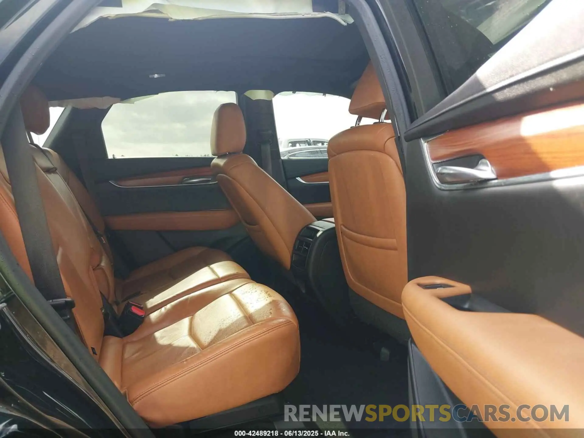 8 Photograph of a damaged car 1GYKNCRS4LZ190170 CADILLAC XT5 2020