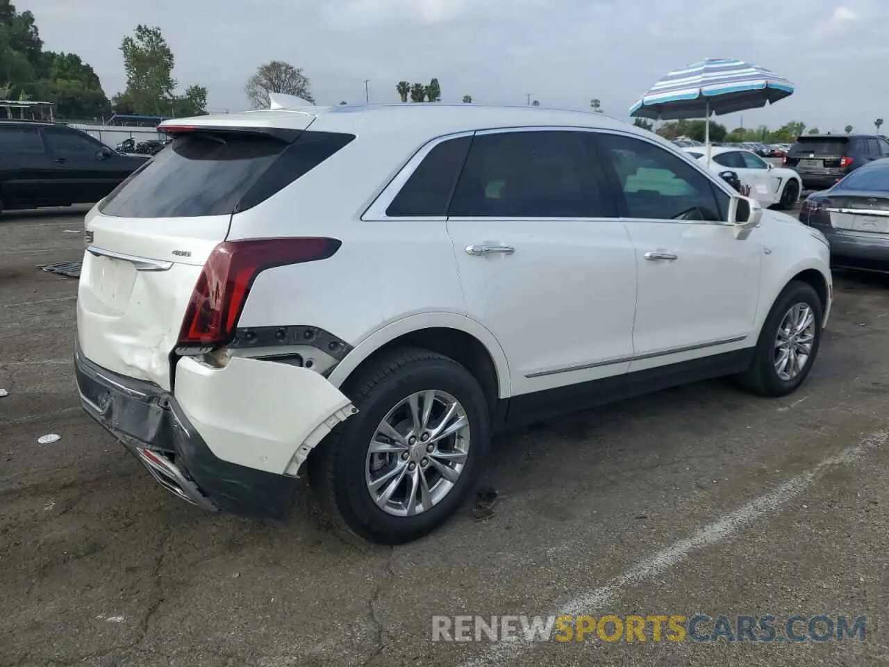 3 Photograph of a damaged car 1GYKNCRS4LZ196602 CADILLAC XT5 2020