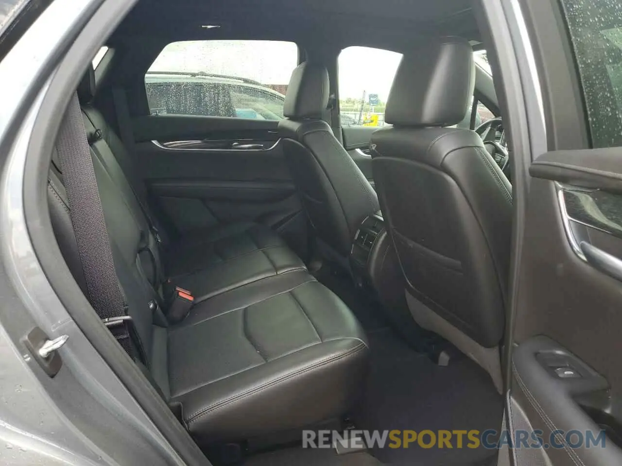 11 Photograph of a damaged car 1GYKNCRS5LZ114344 CADILLAC XT5 2020